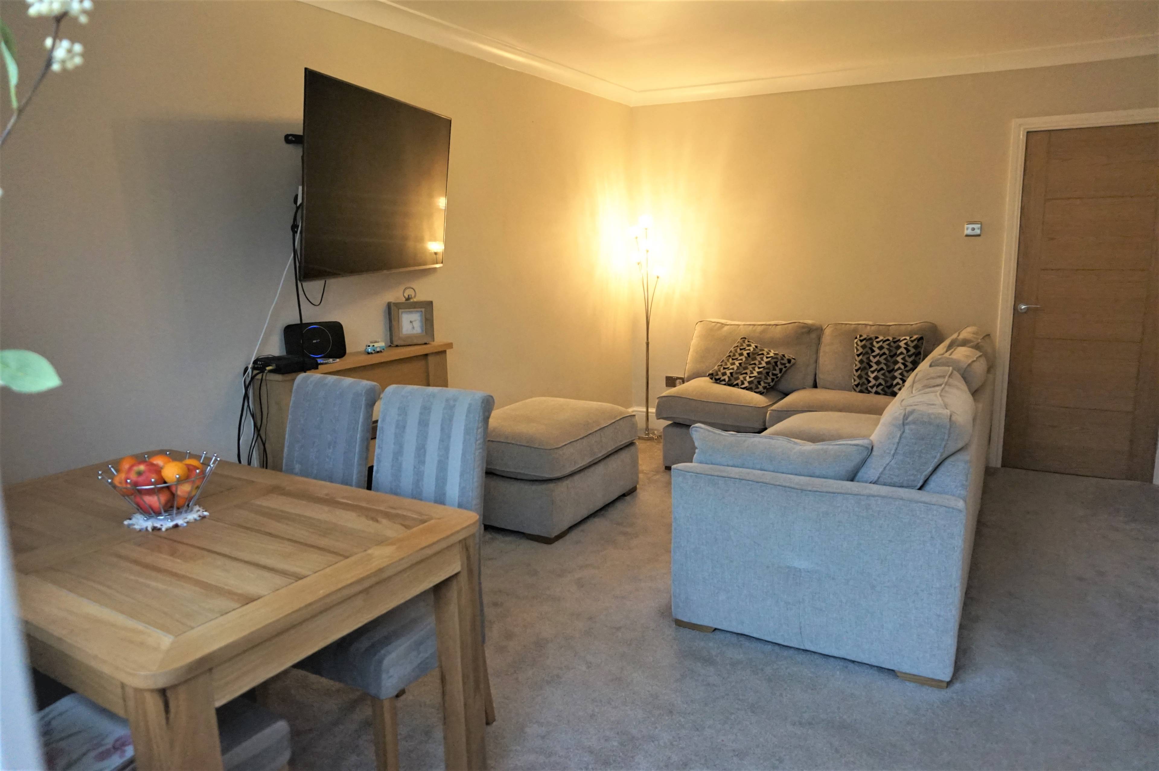 Lounge/Dining Room