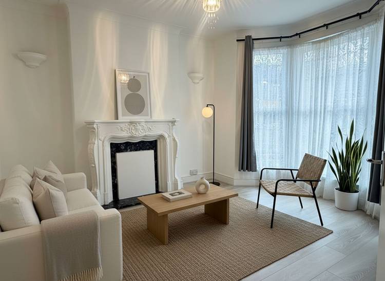 3 bedroom semi-detached house