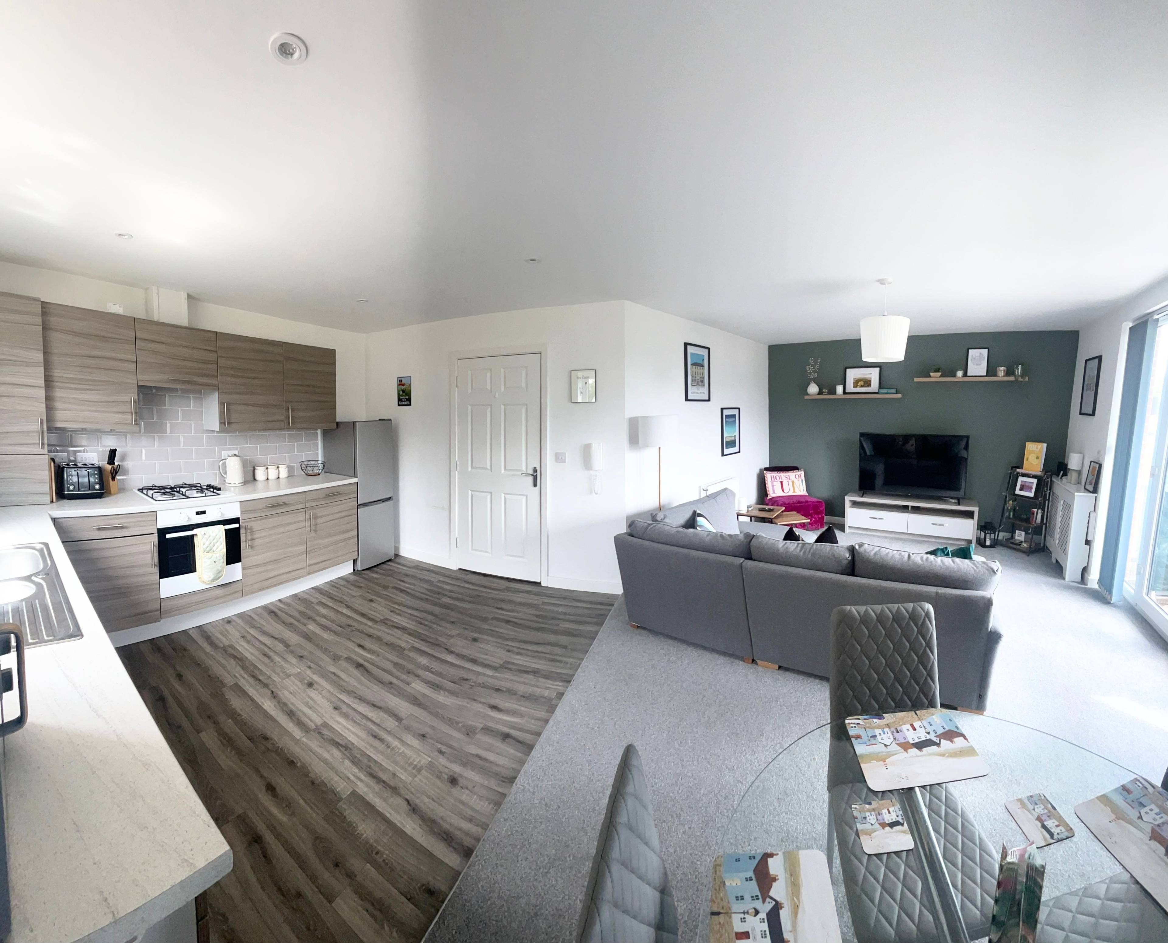 Lounge / Kitchen