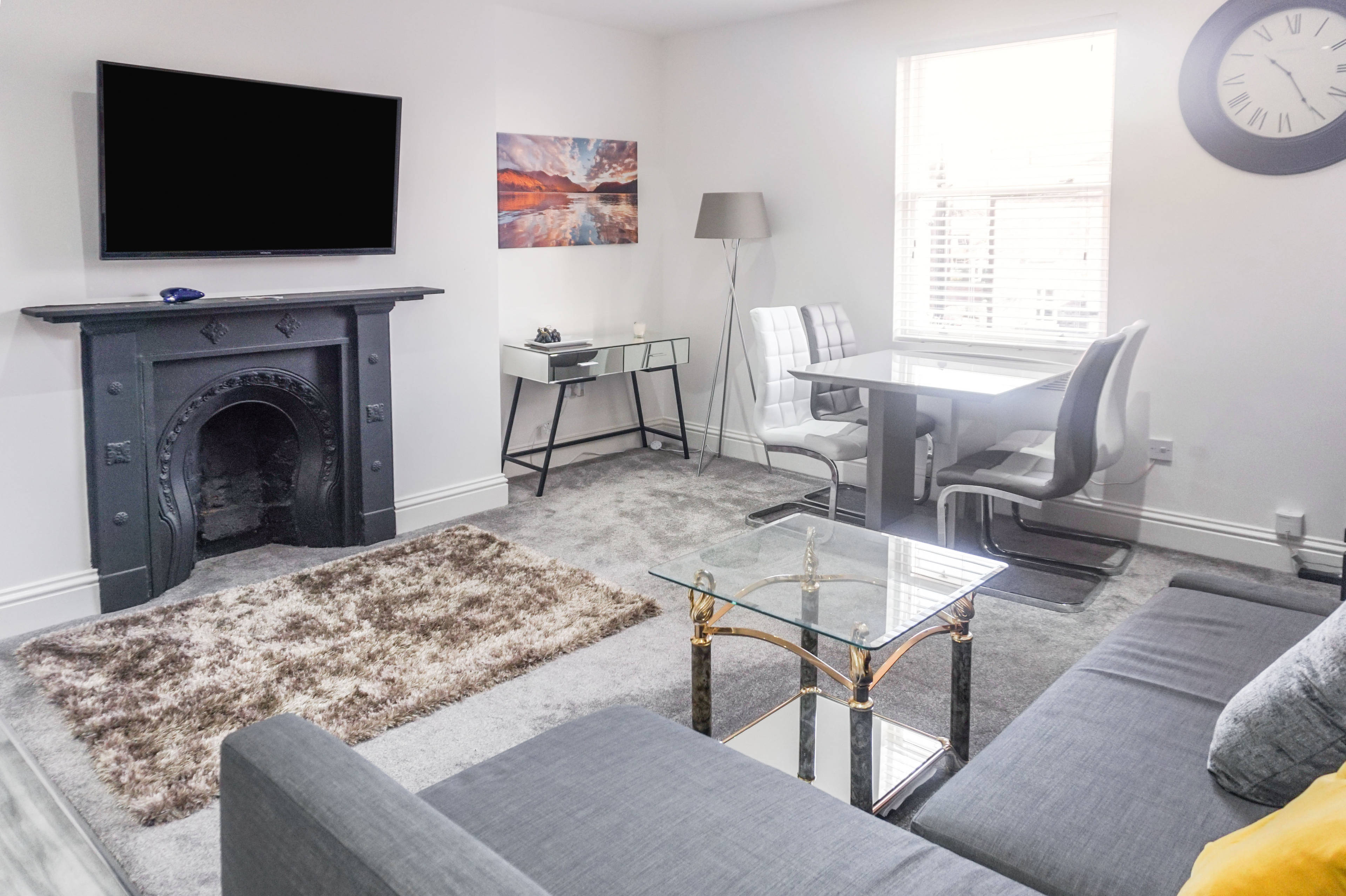 Lounge/Dining Room