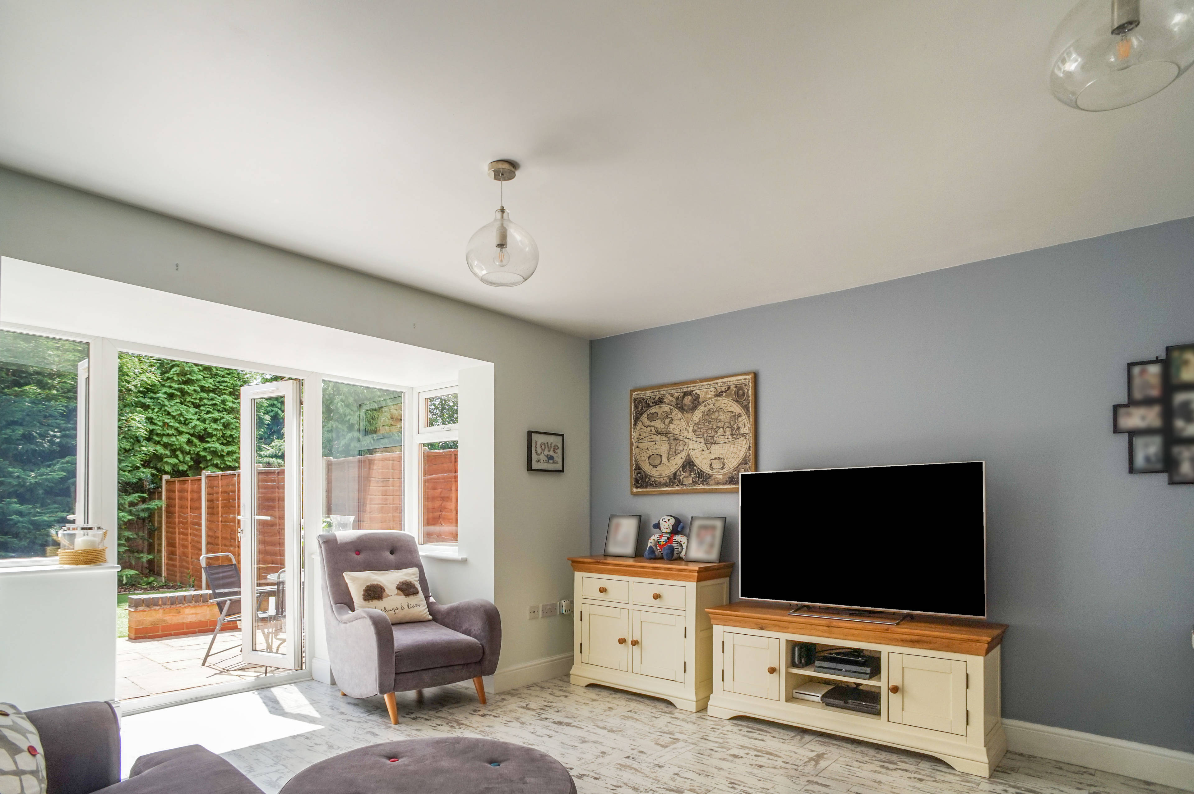 Lounge/Dining Room