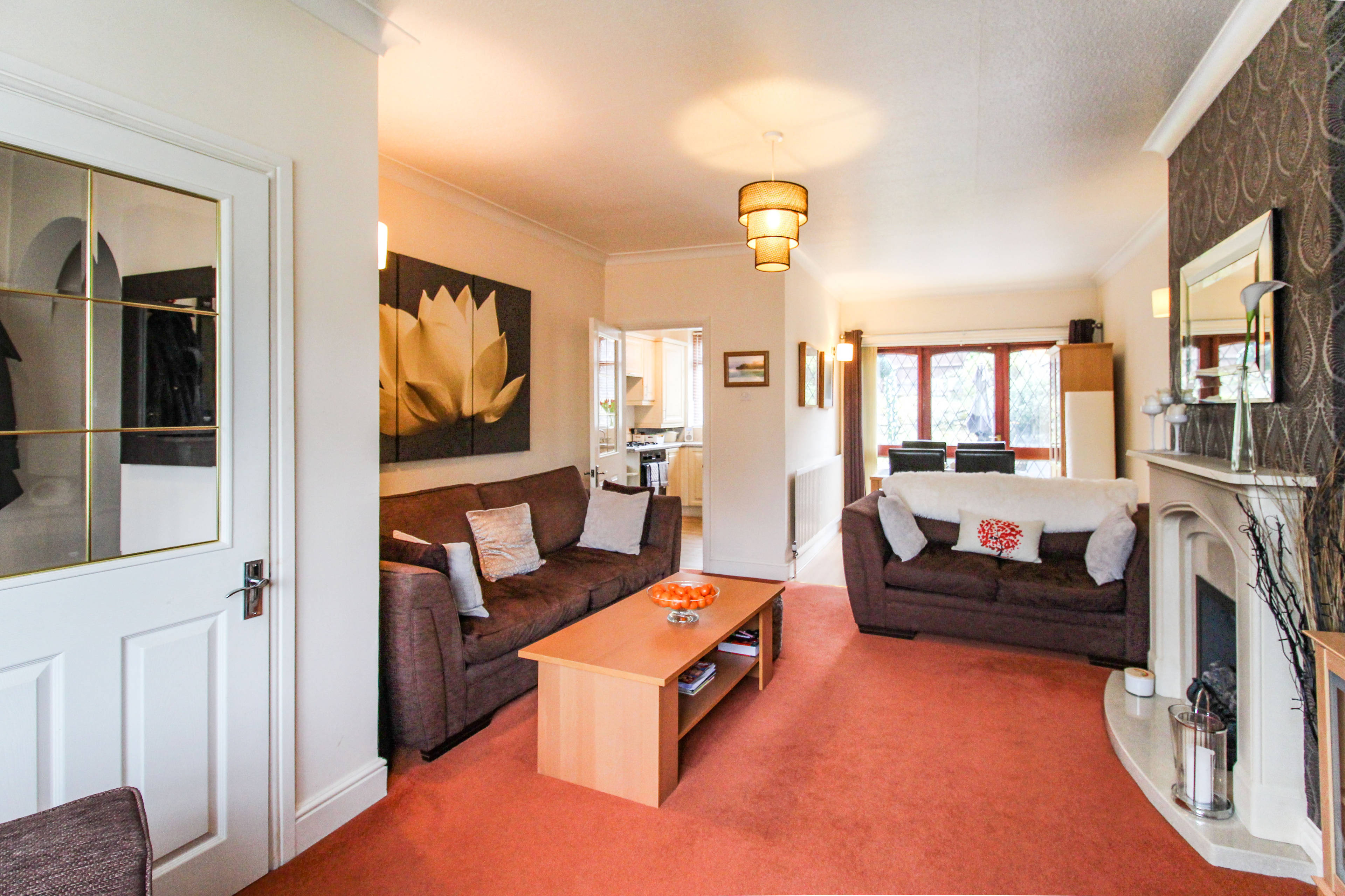 Lounge/Dining Room
