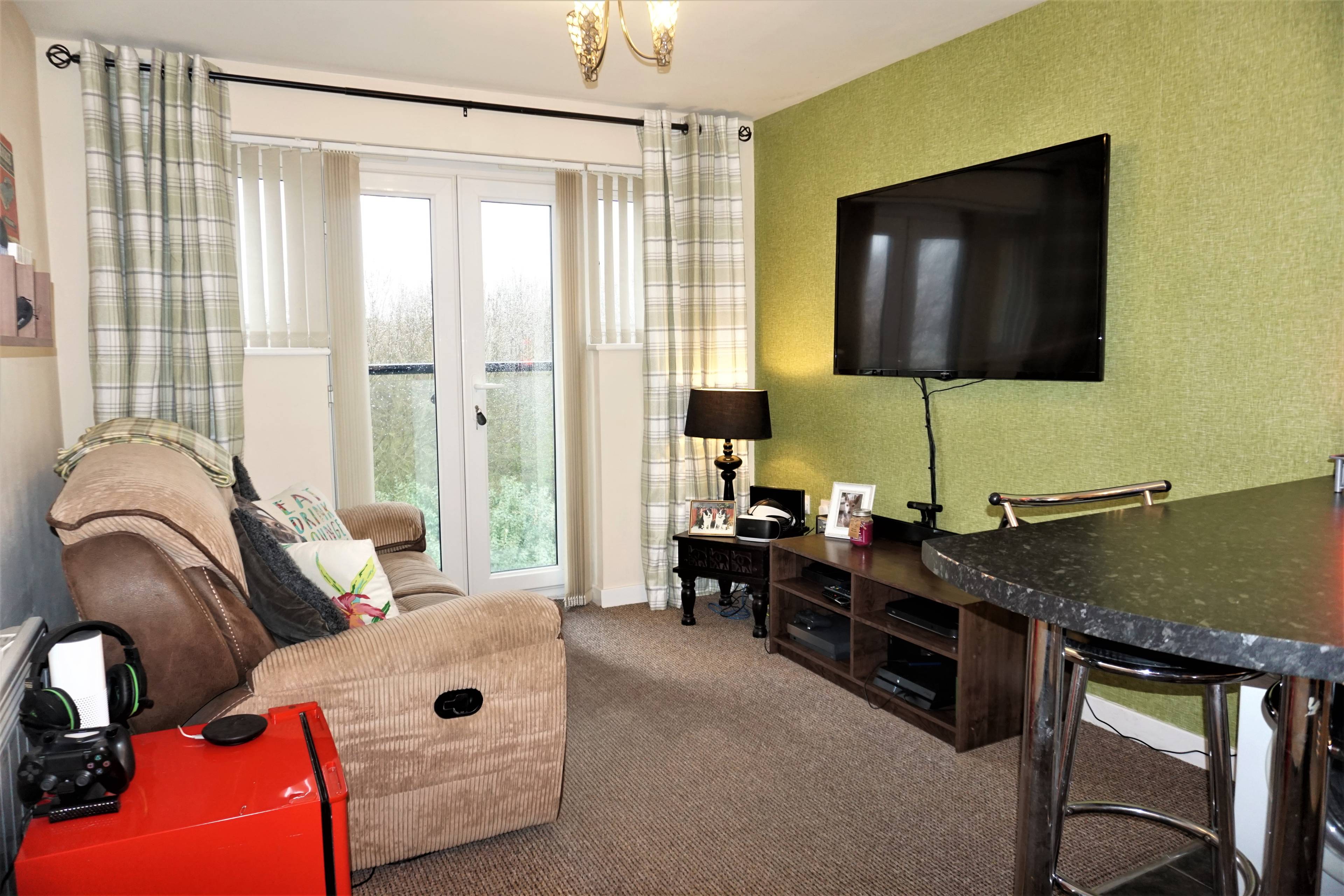 Lounge / Kitchen