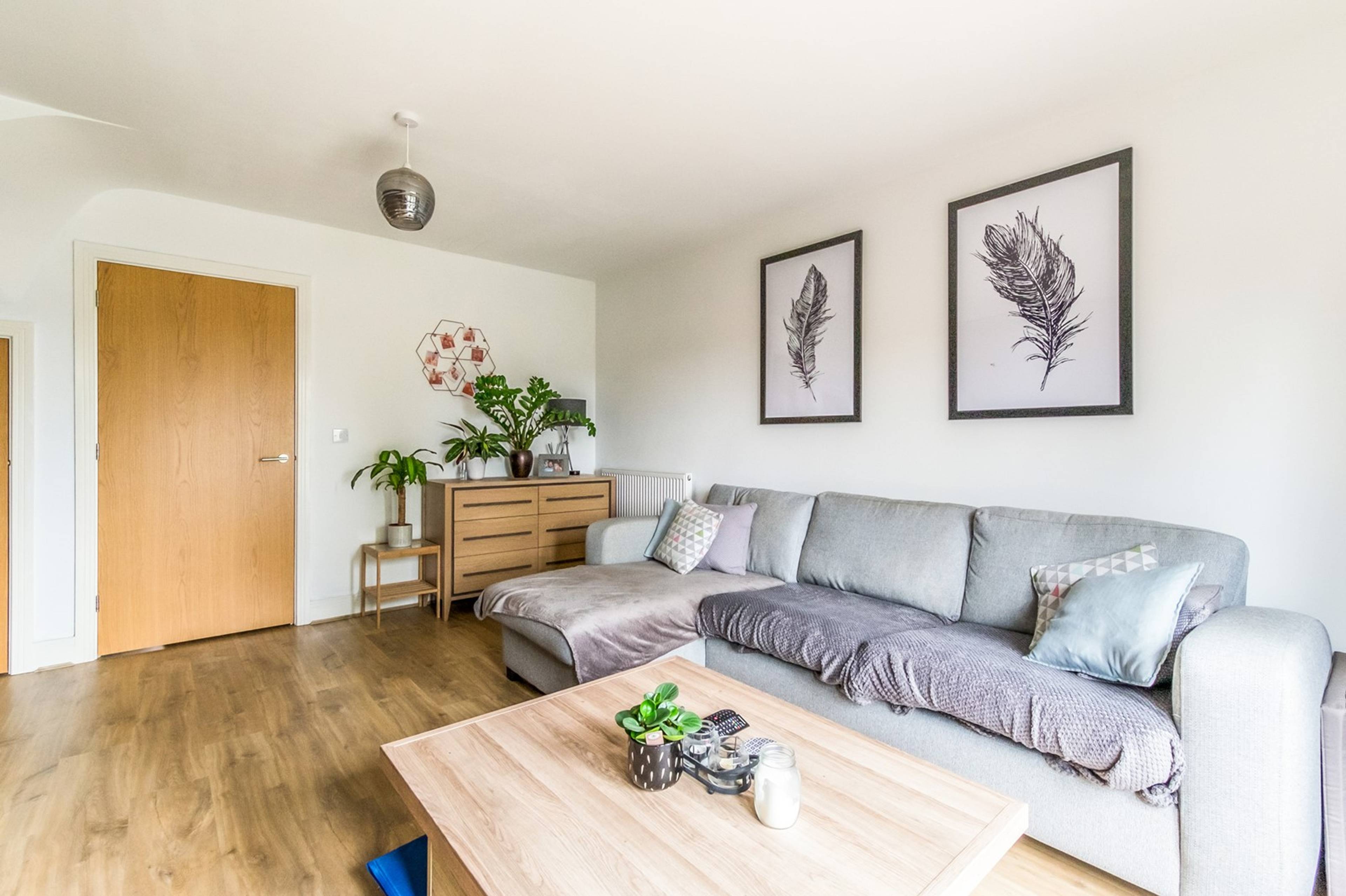 Lounge/Dining Room