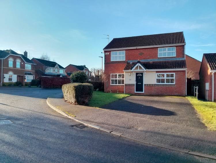 4 bedroom detached house