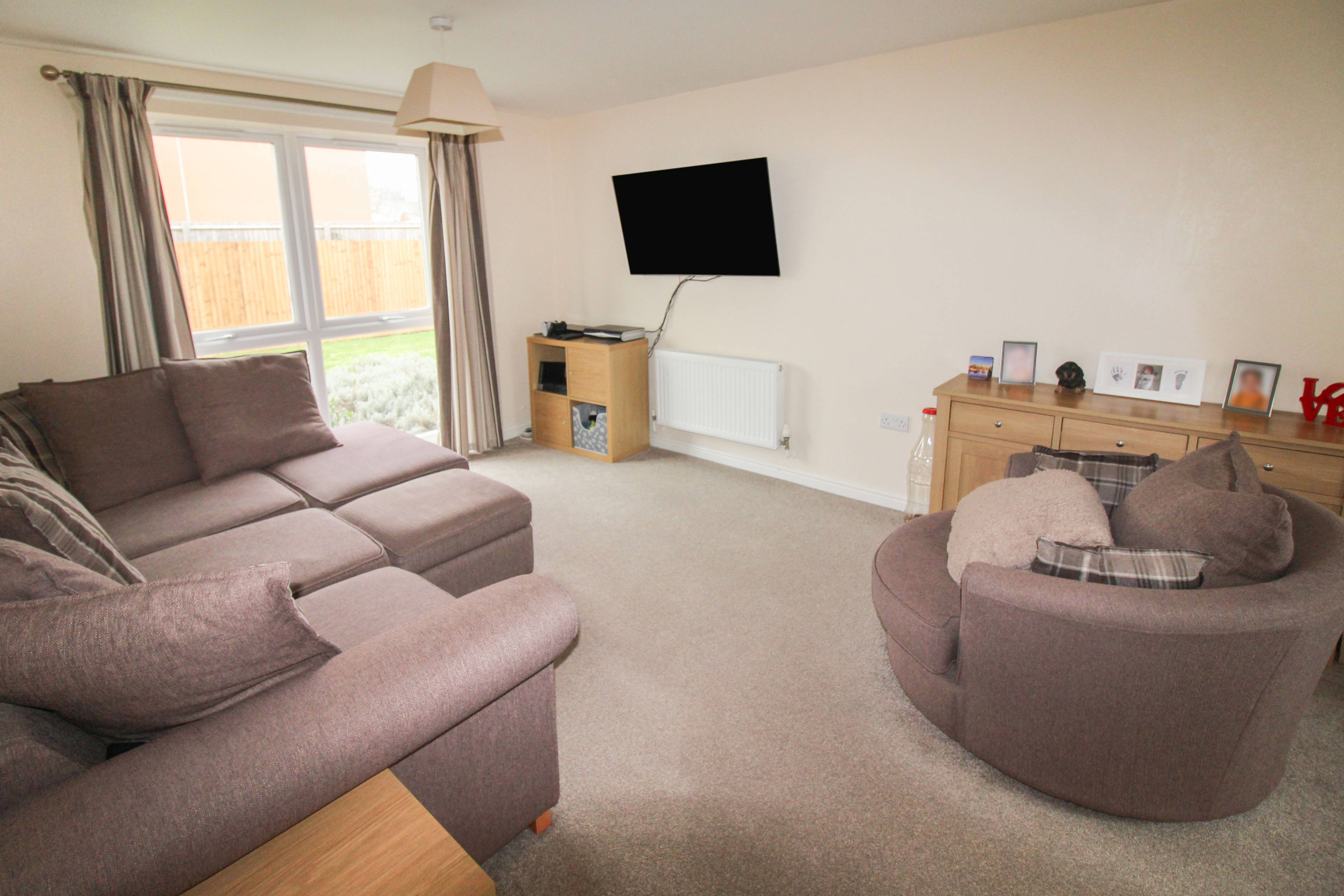 Lounge/Dining Room