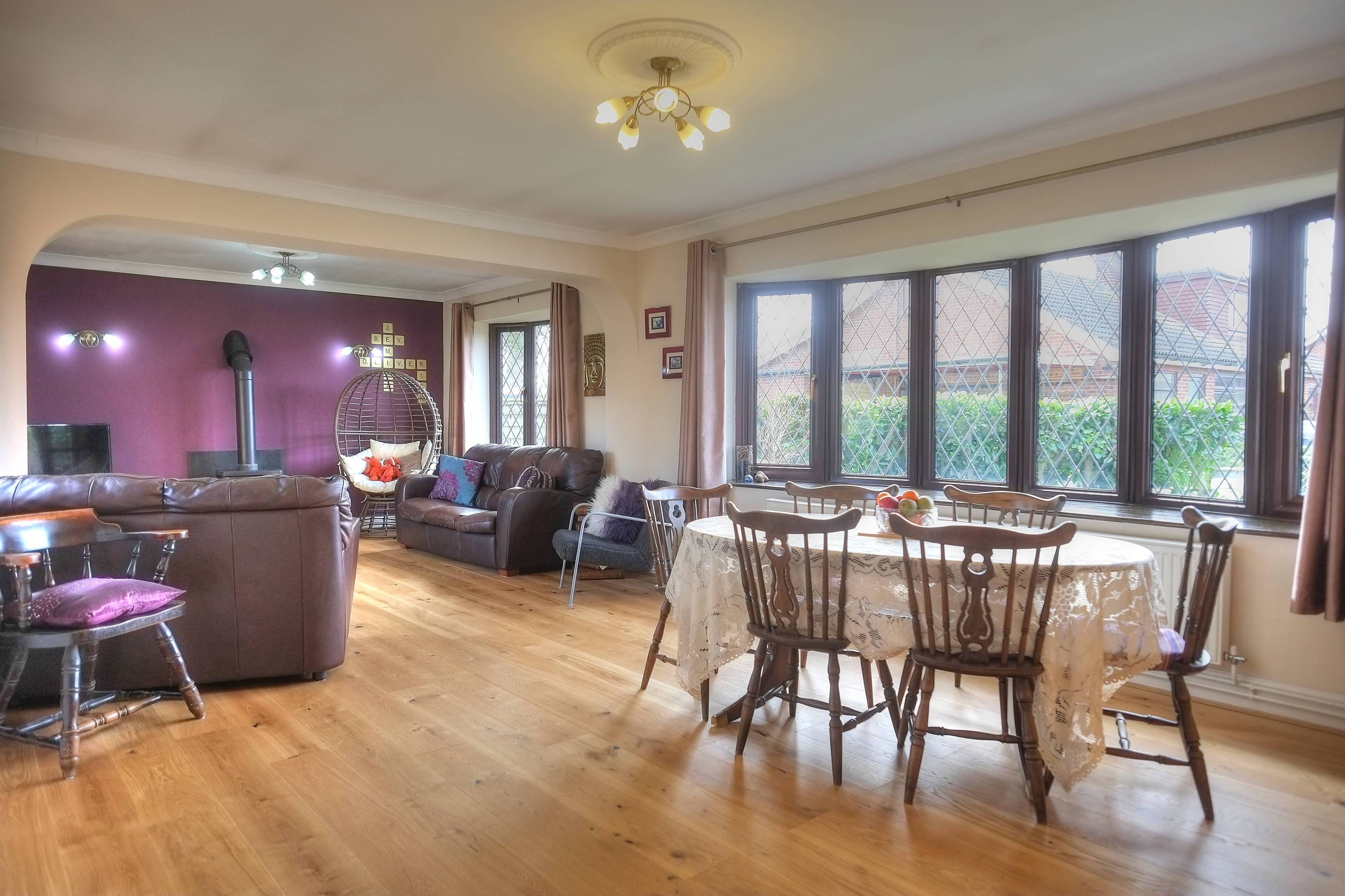 Lounge/Dining Room