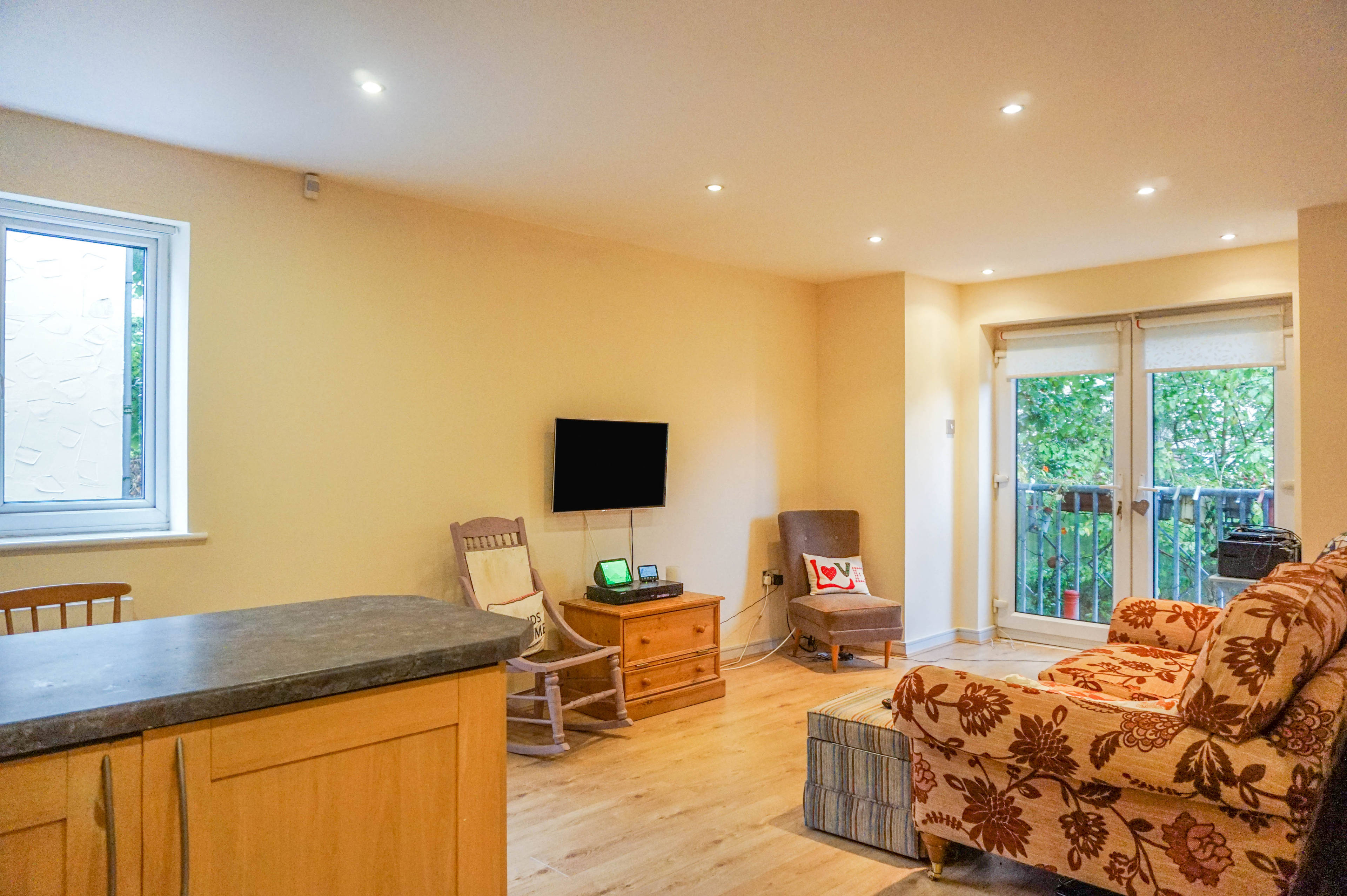 Lounge/Dining Room