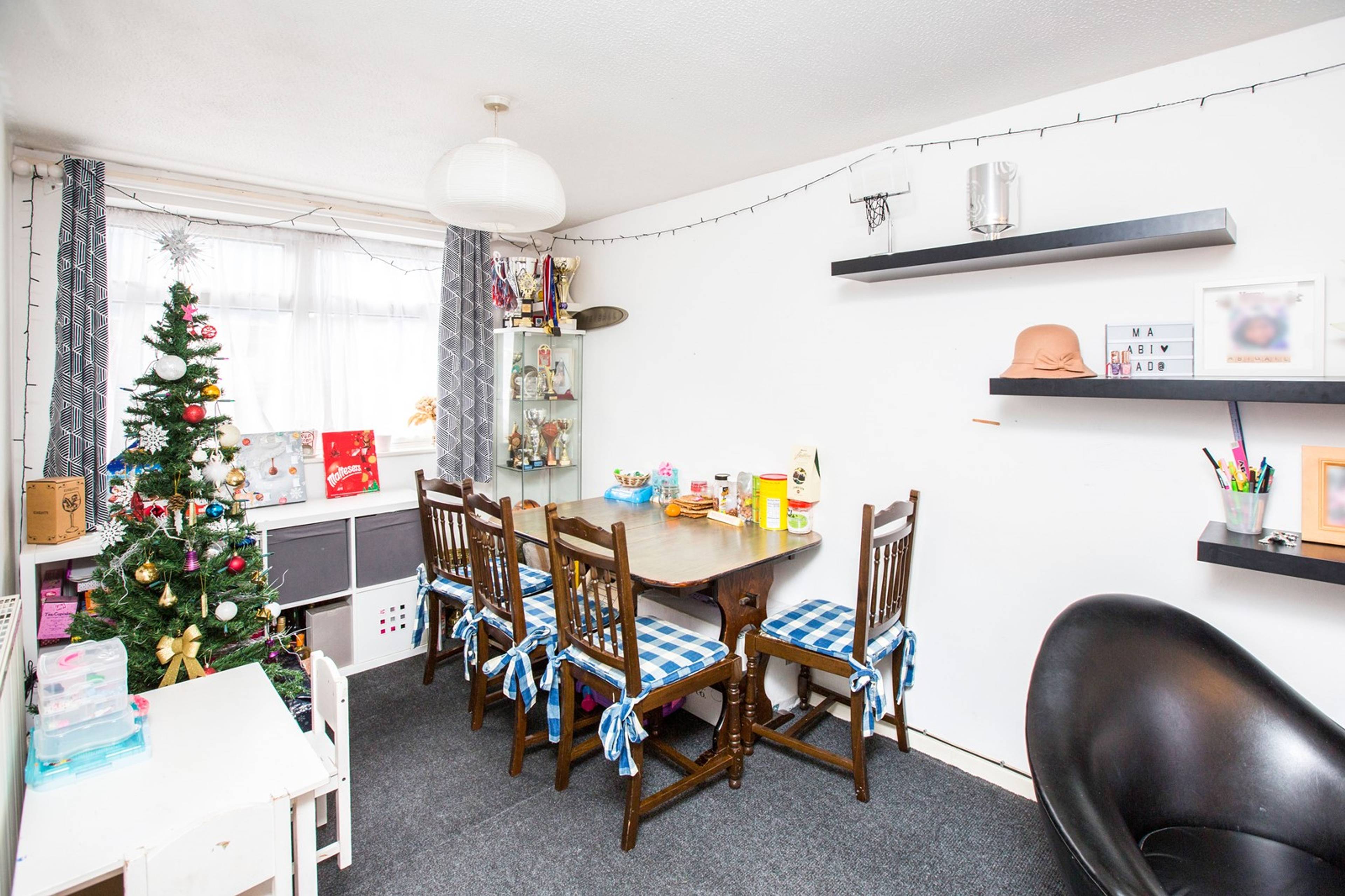 Lounge/Dining Room