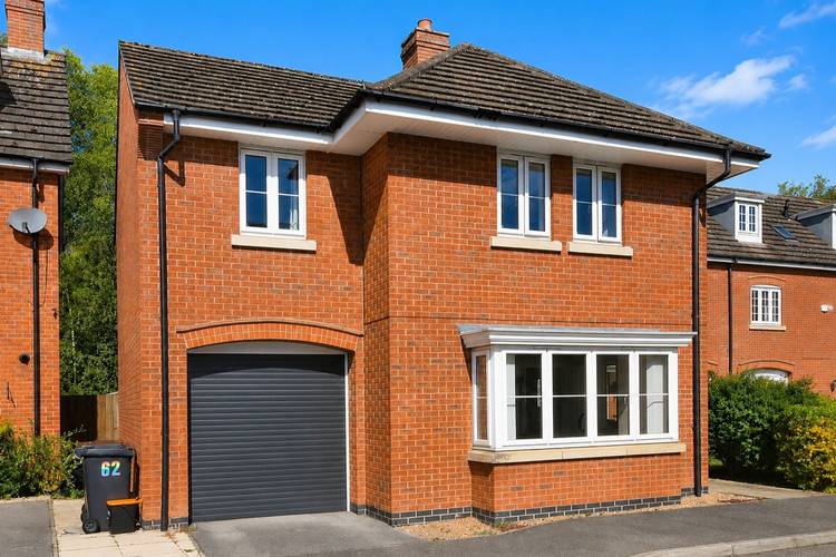 4 bedroom detached house