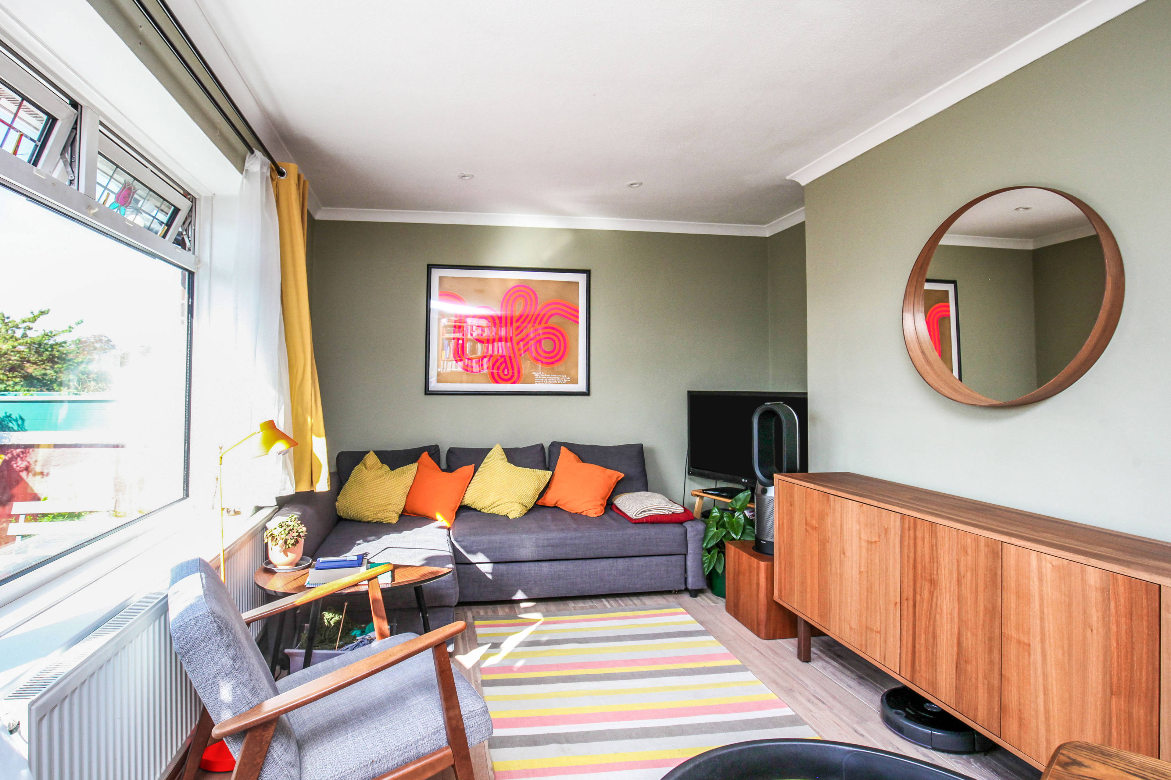 Lounge/Dining Room