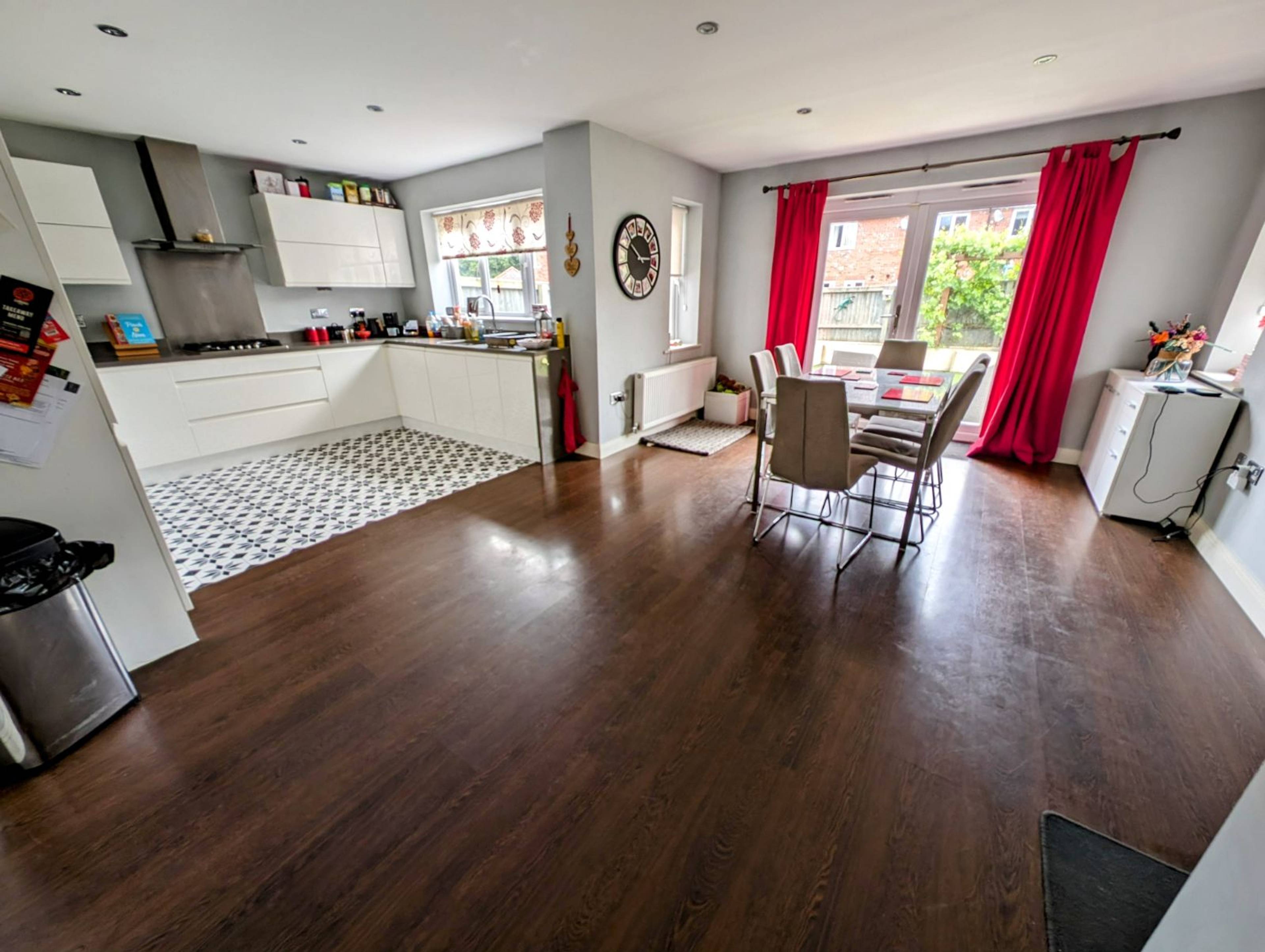 Kitchen/Dining Room