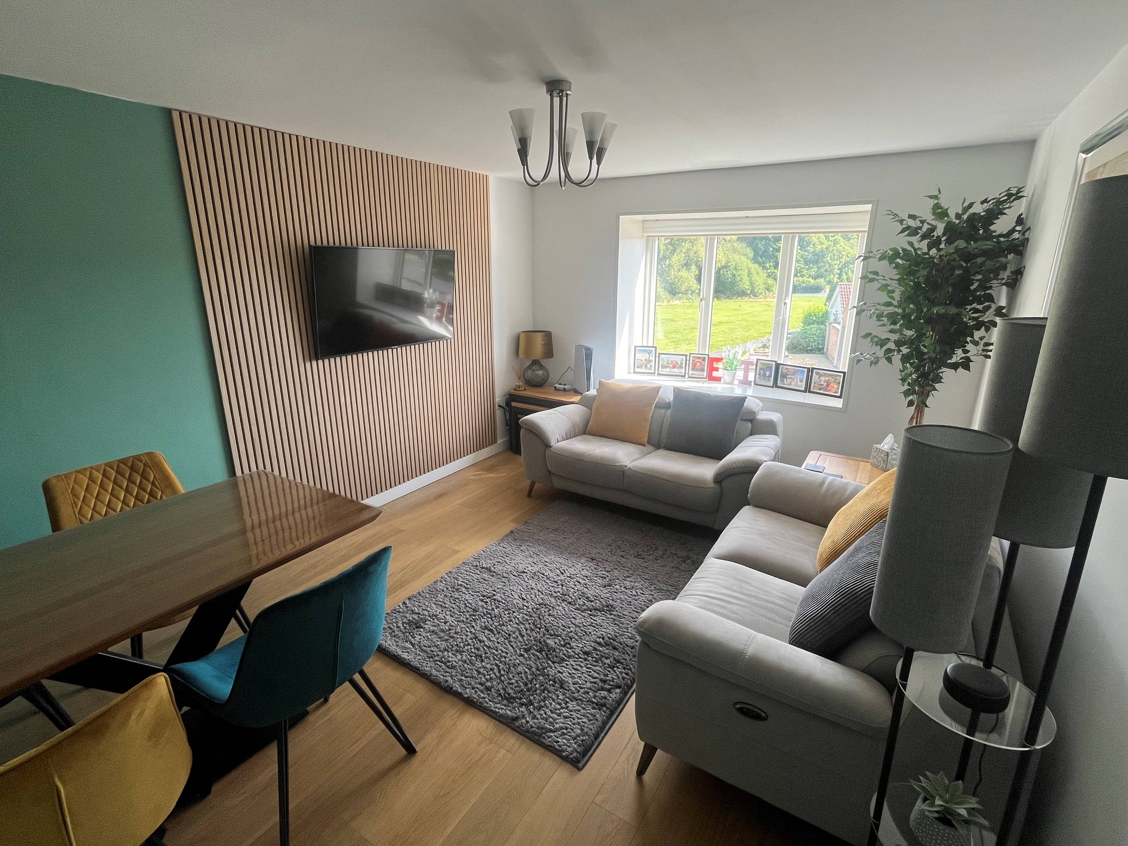 Lounge/Dining Room