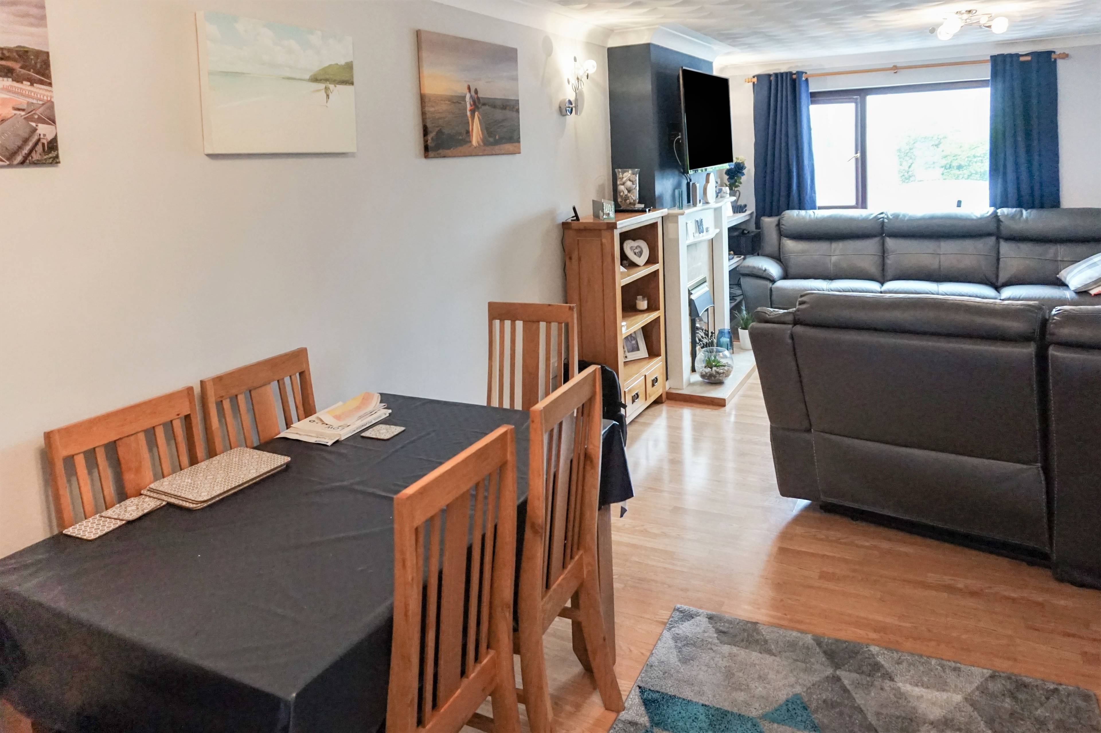 Lounge/Dining Room