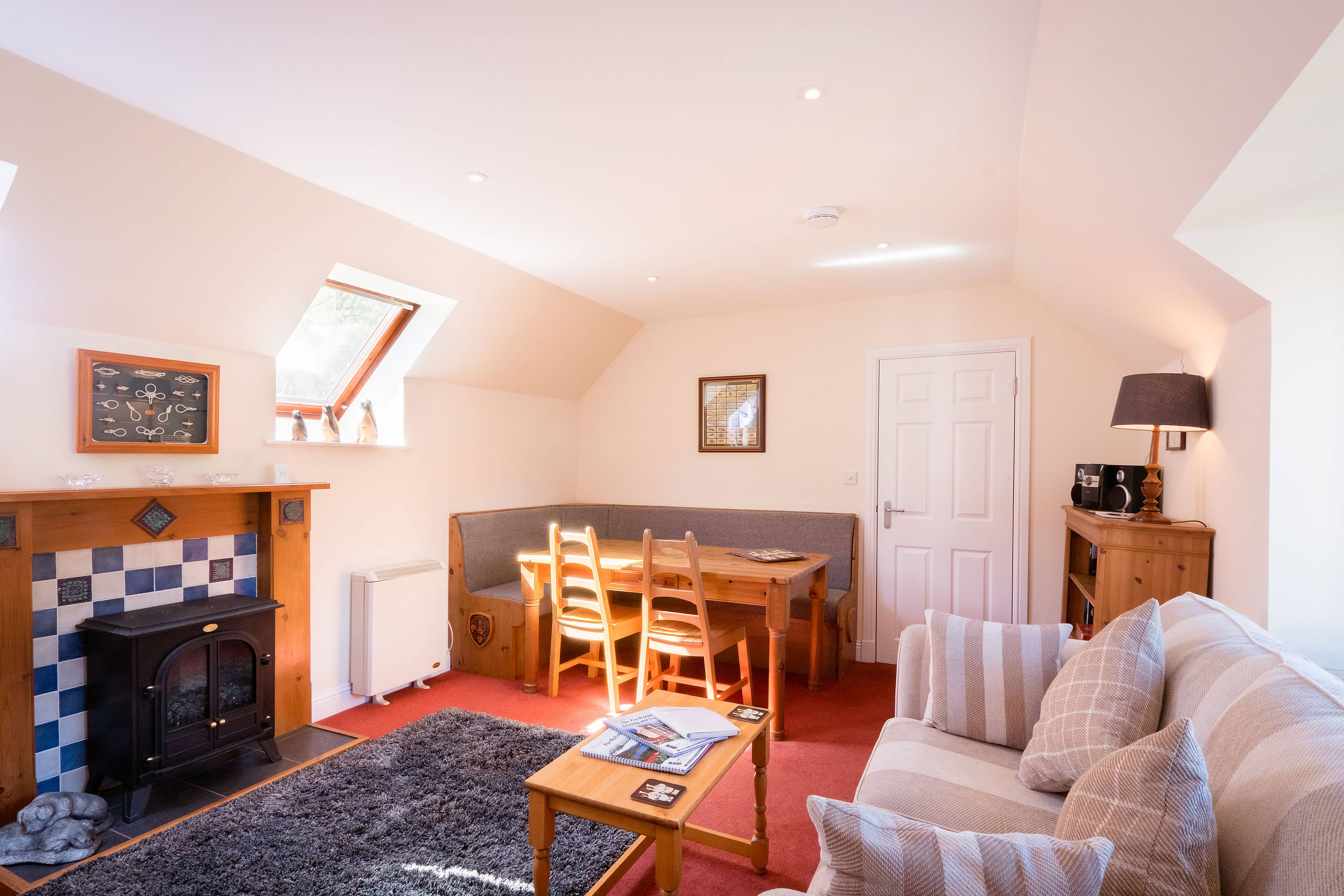 Lounge/Dining Room