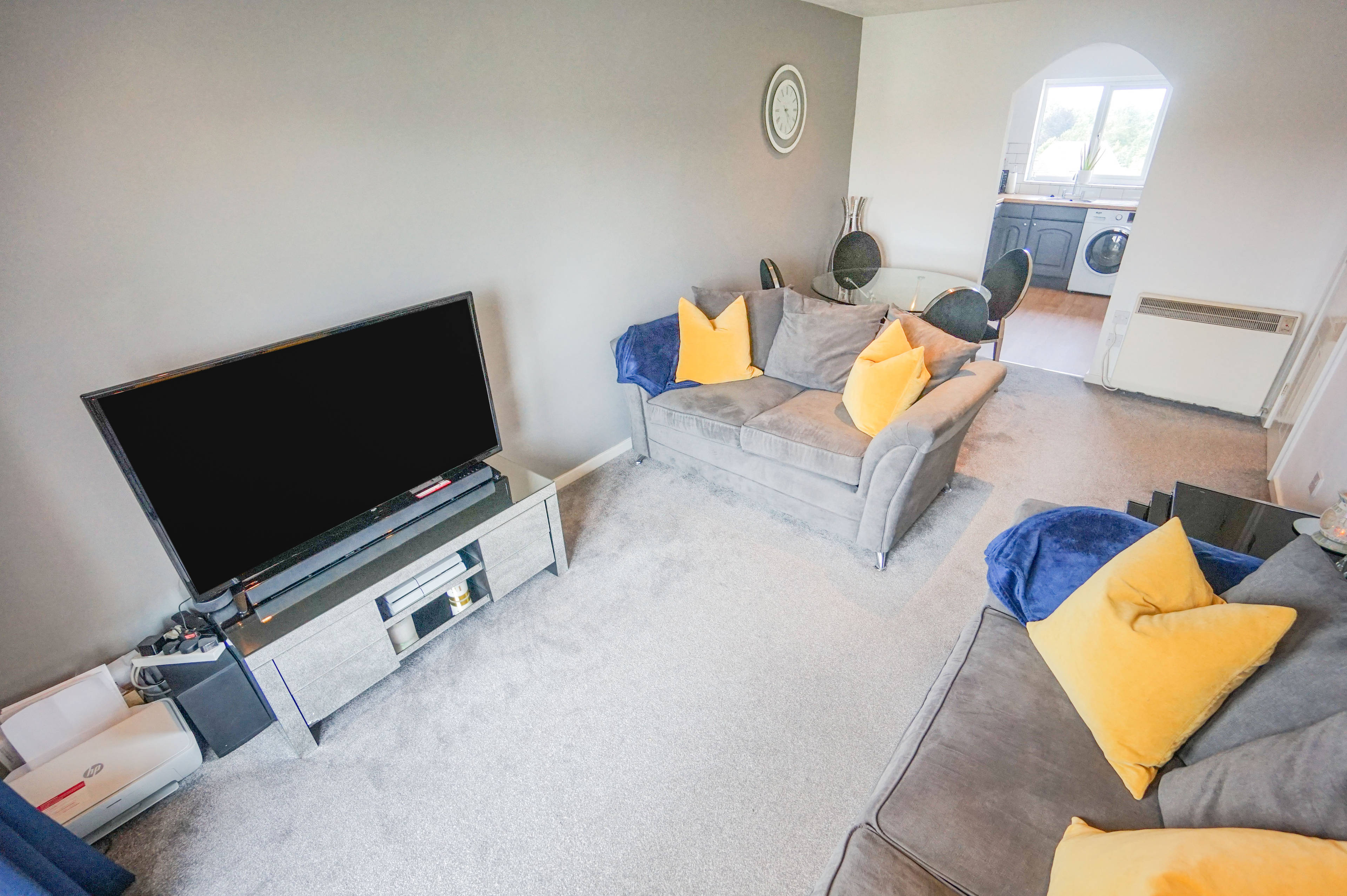 Lounge/Dining Room