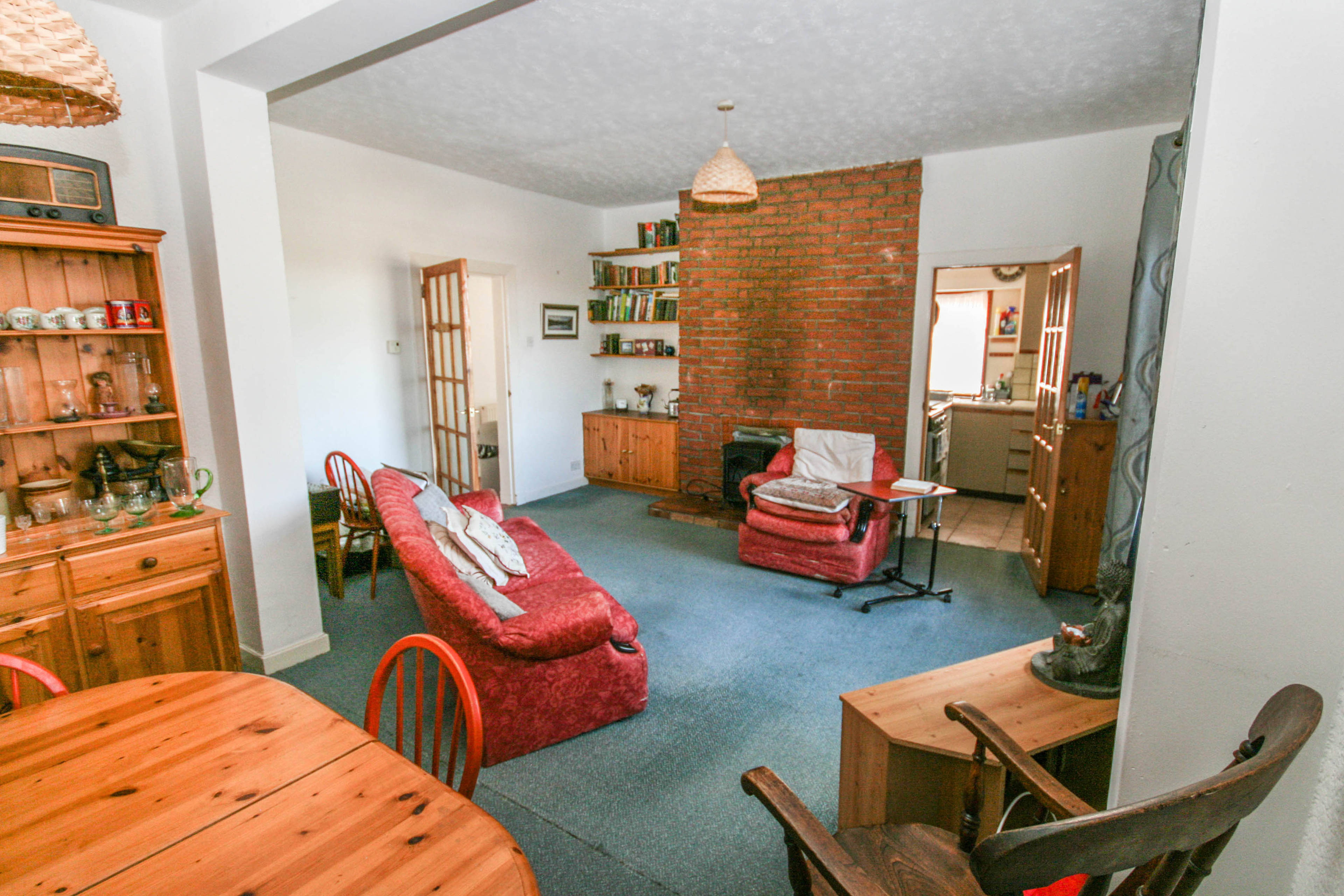 Lounge/Dining Room