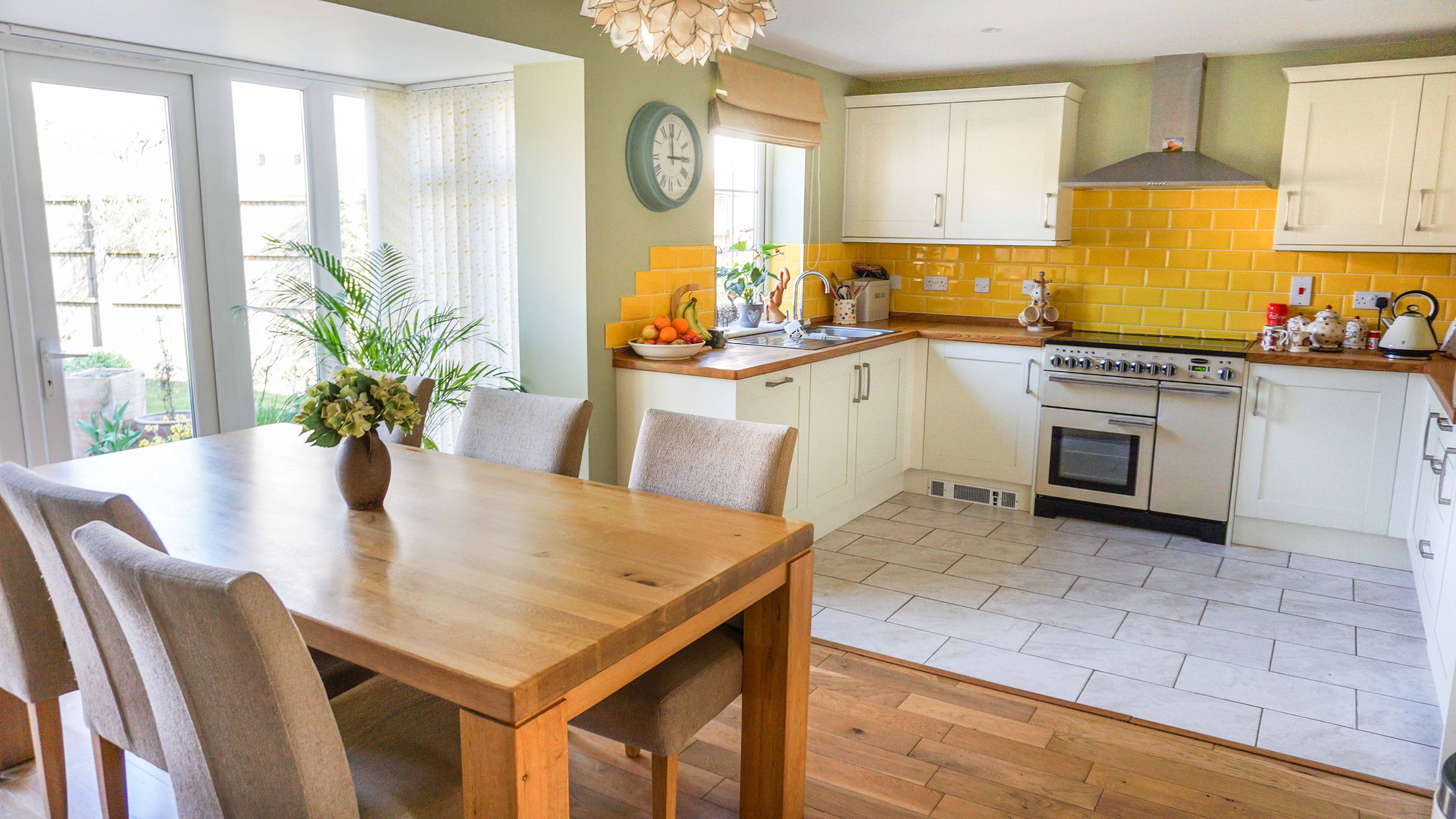 Kitchen/Breakfast