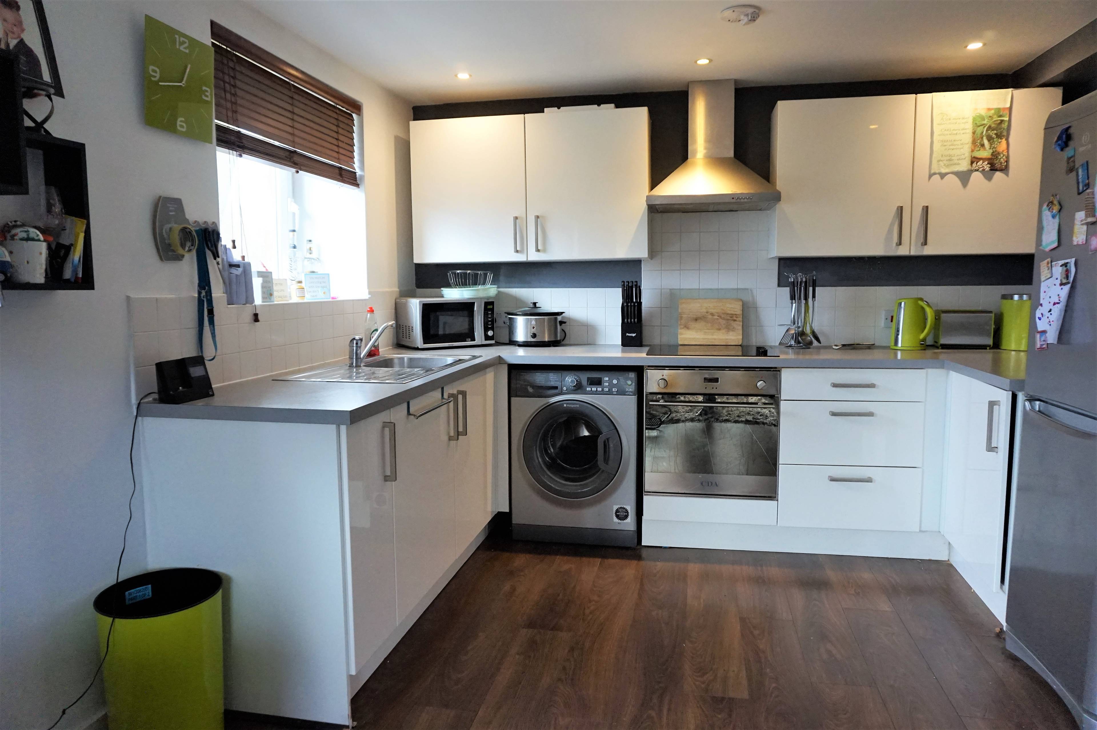 Lounge / Kitchen