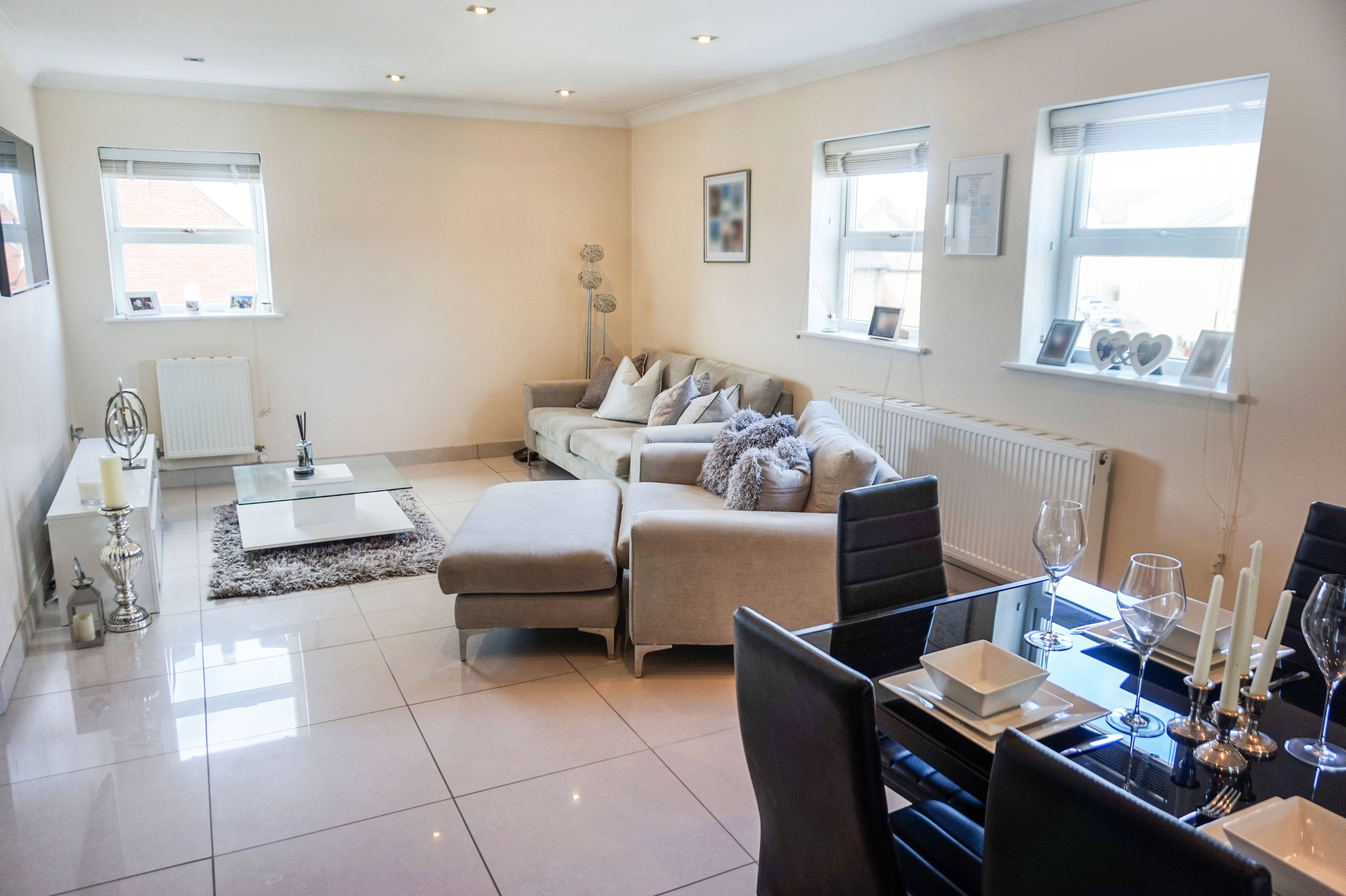Lounge / Kitchen