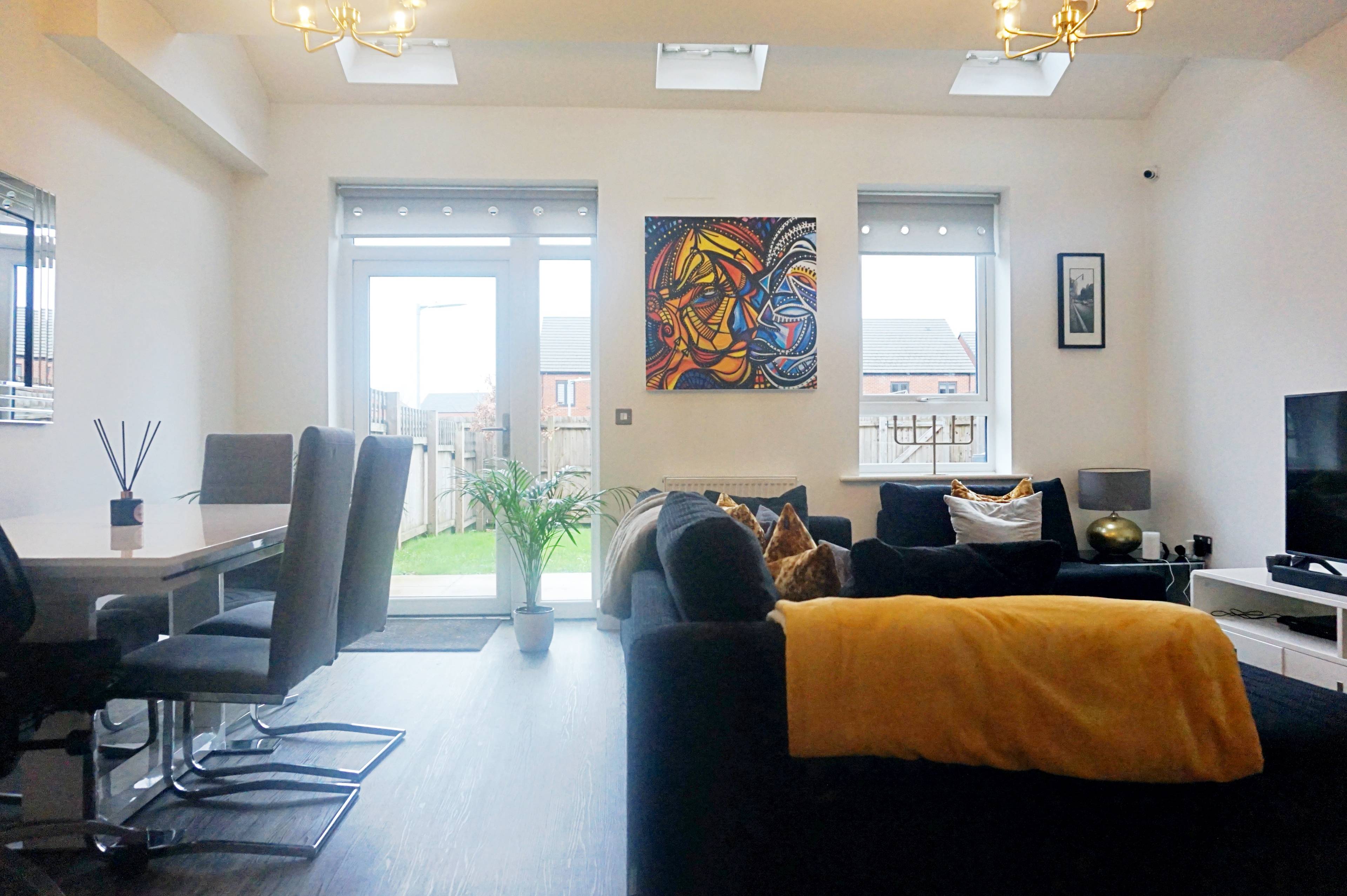 Lounge/Dining Room
