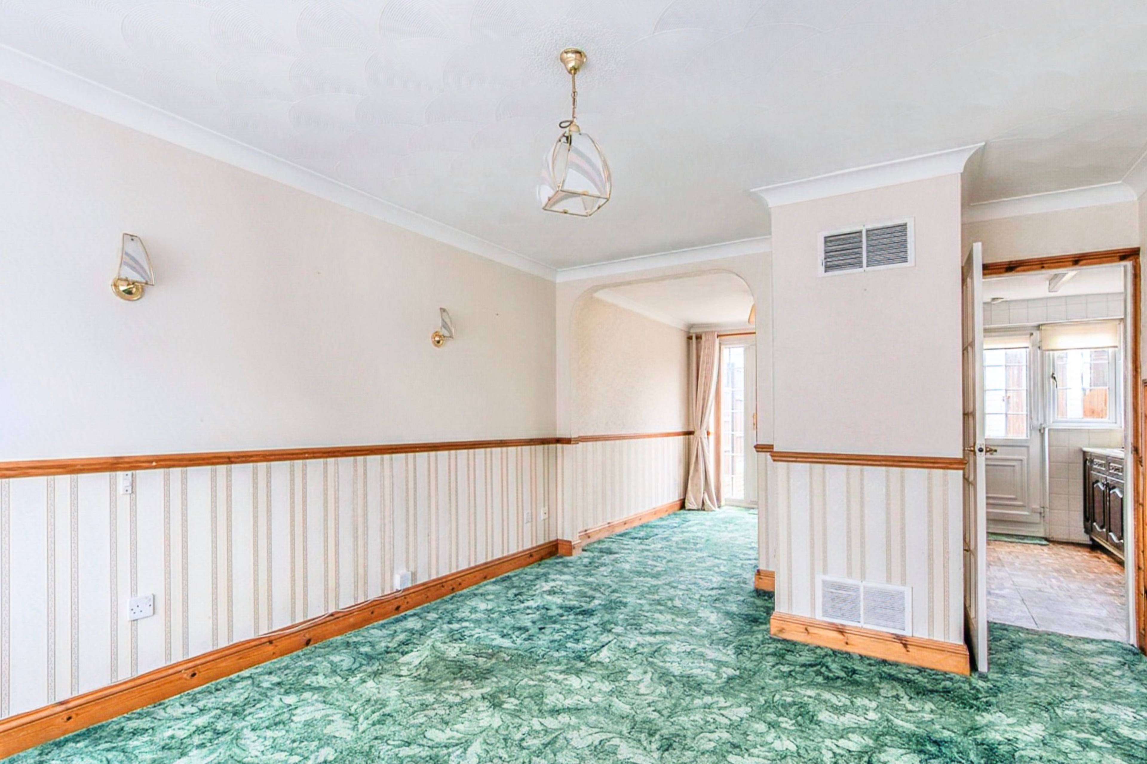 Lounge/Dining Room