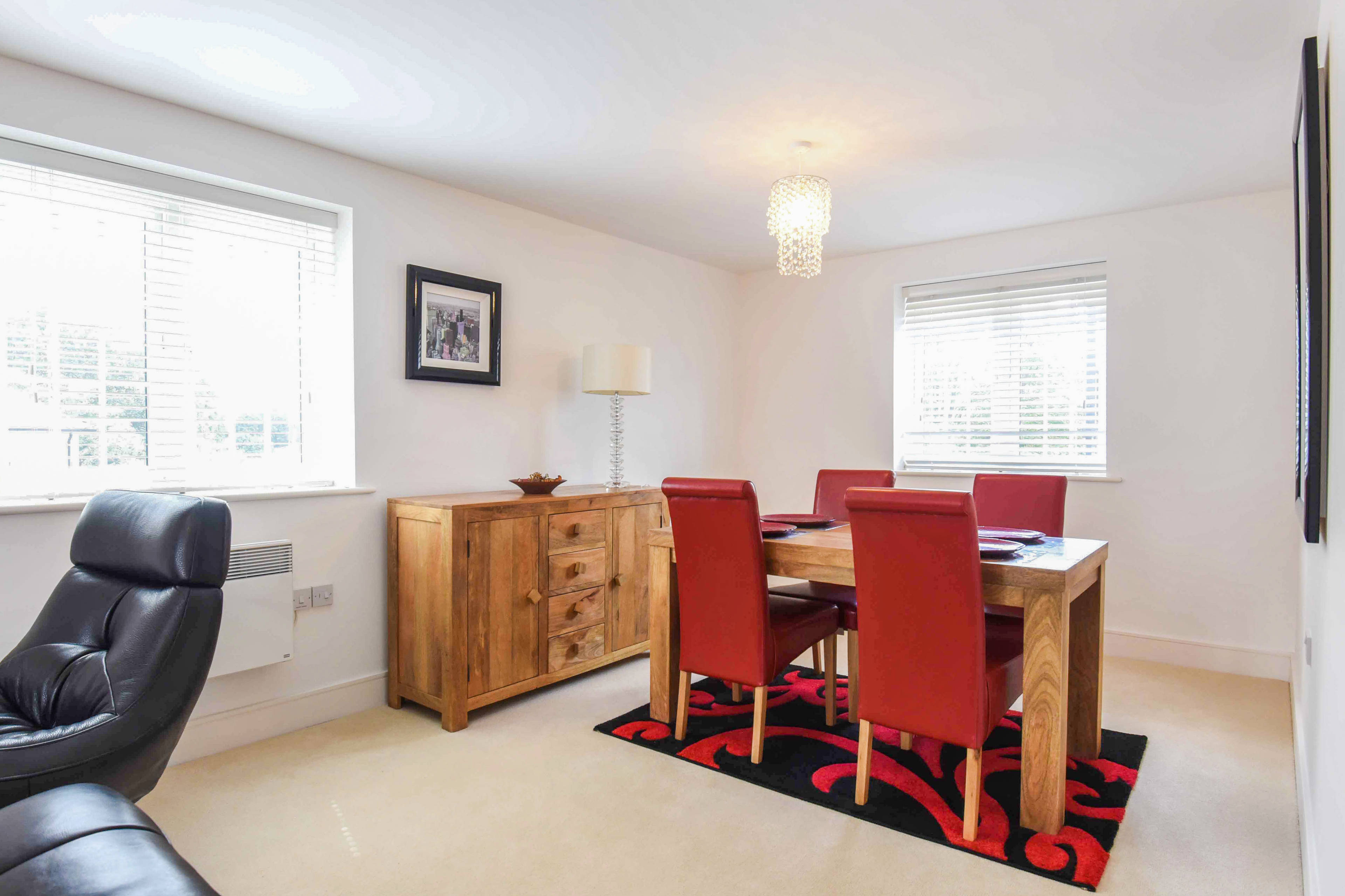 Lounge/Dining Room