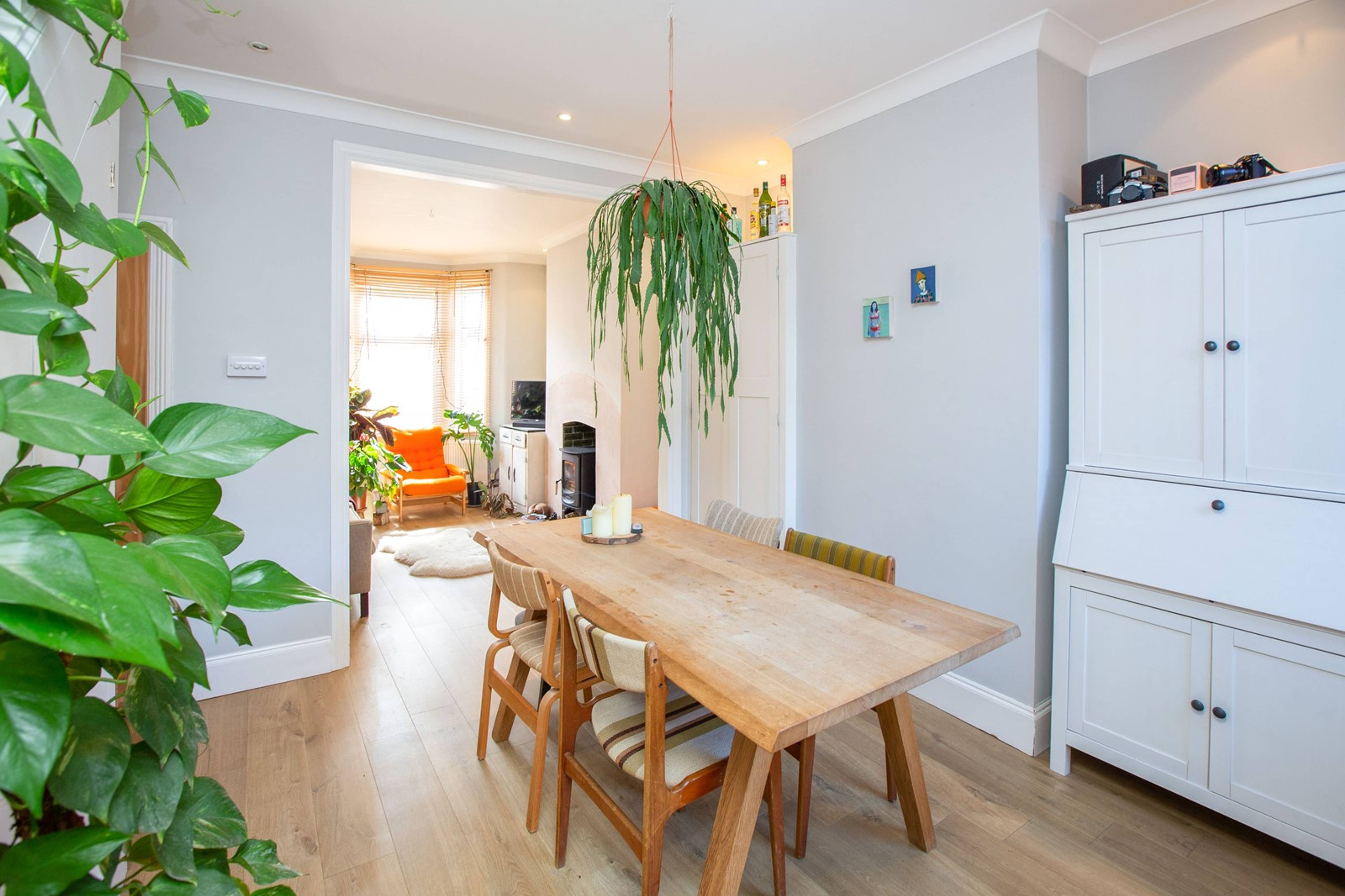 Lounge/Dining Room