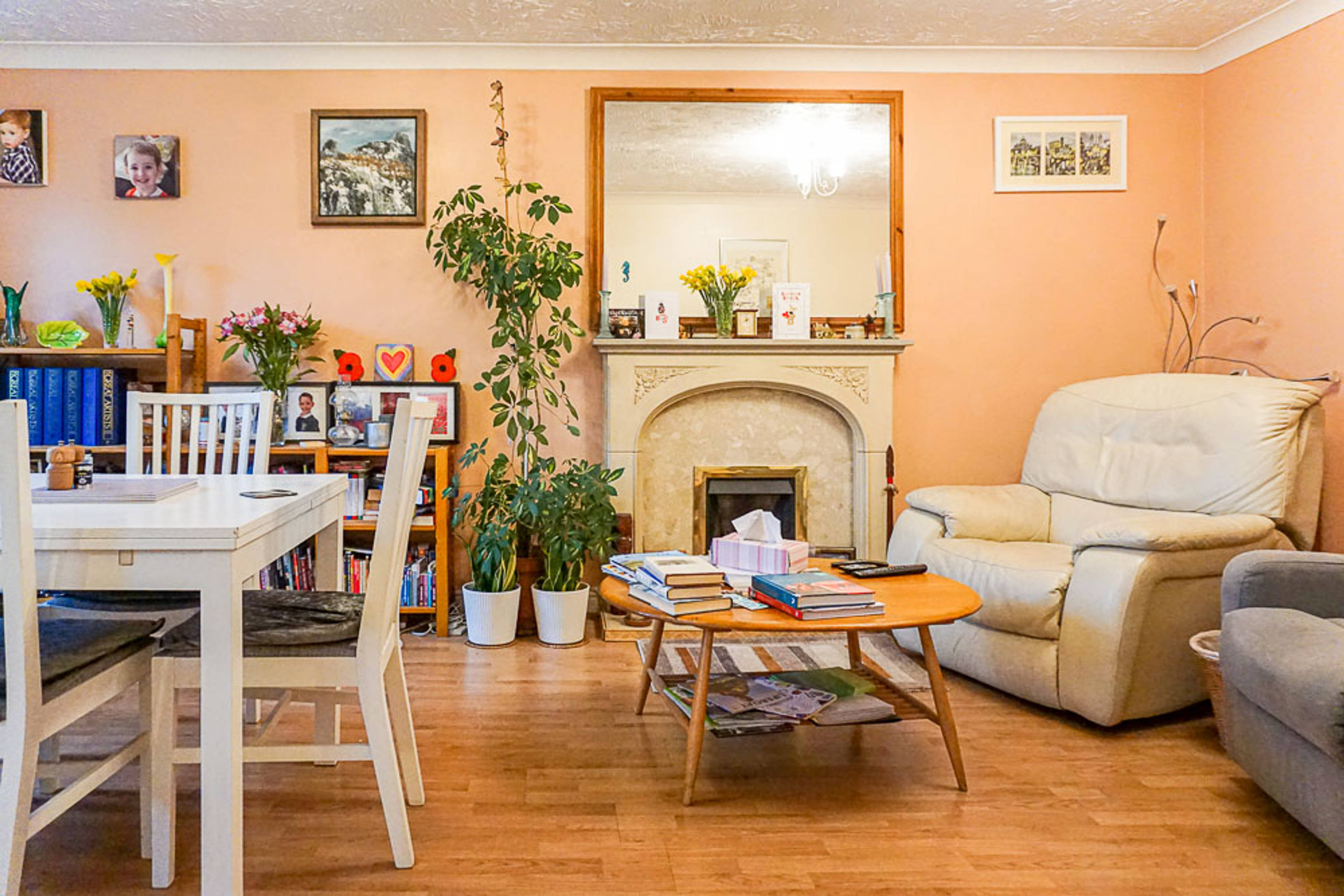 Lounge/Dining Room