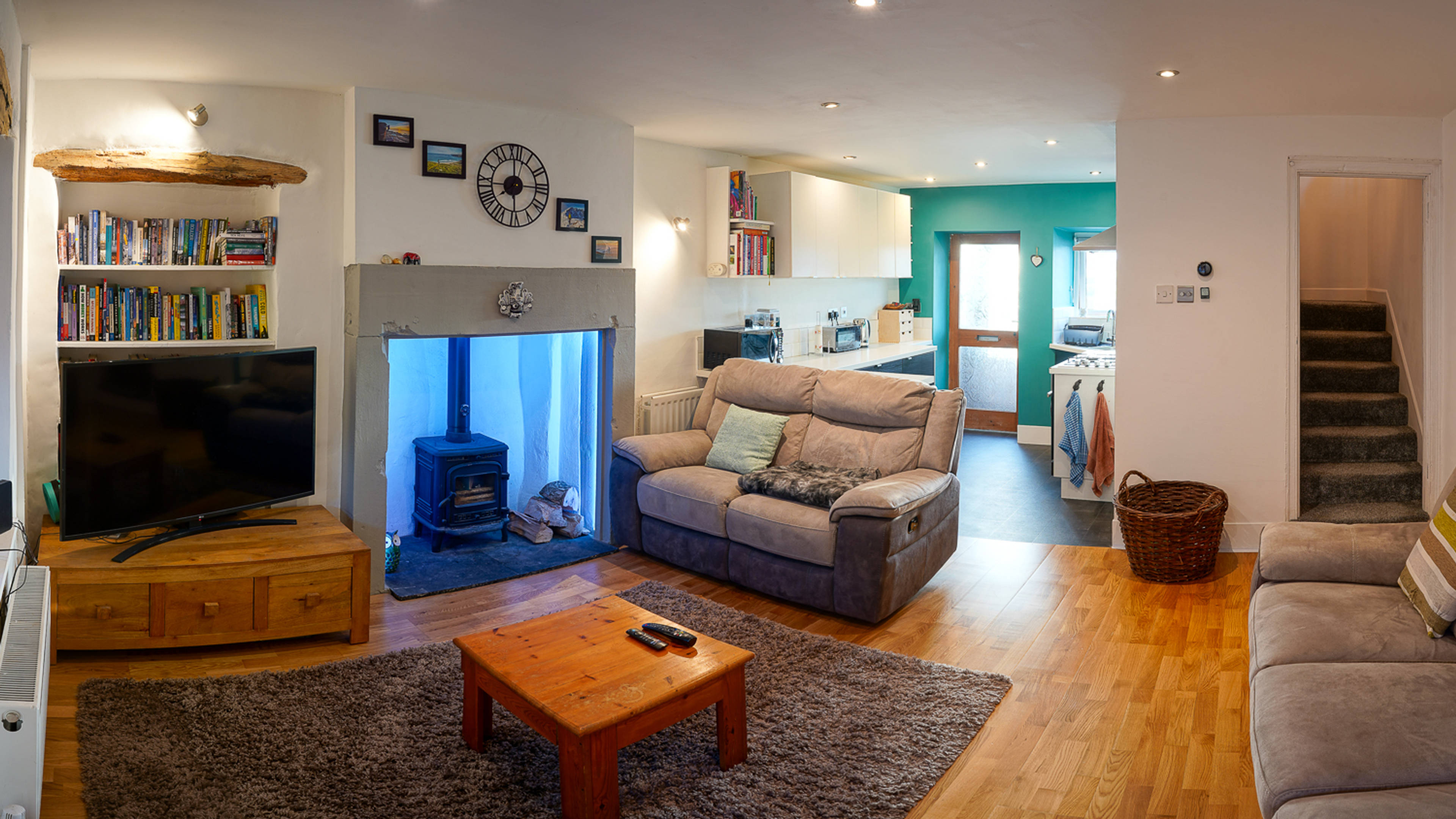 Lounge / Kitchen