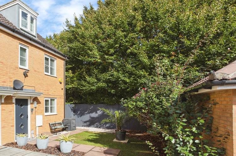 3 bedroom semi-detached house