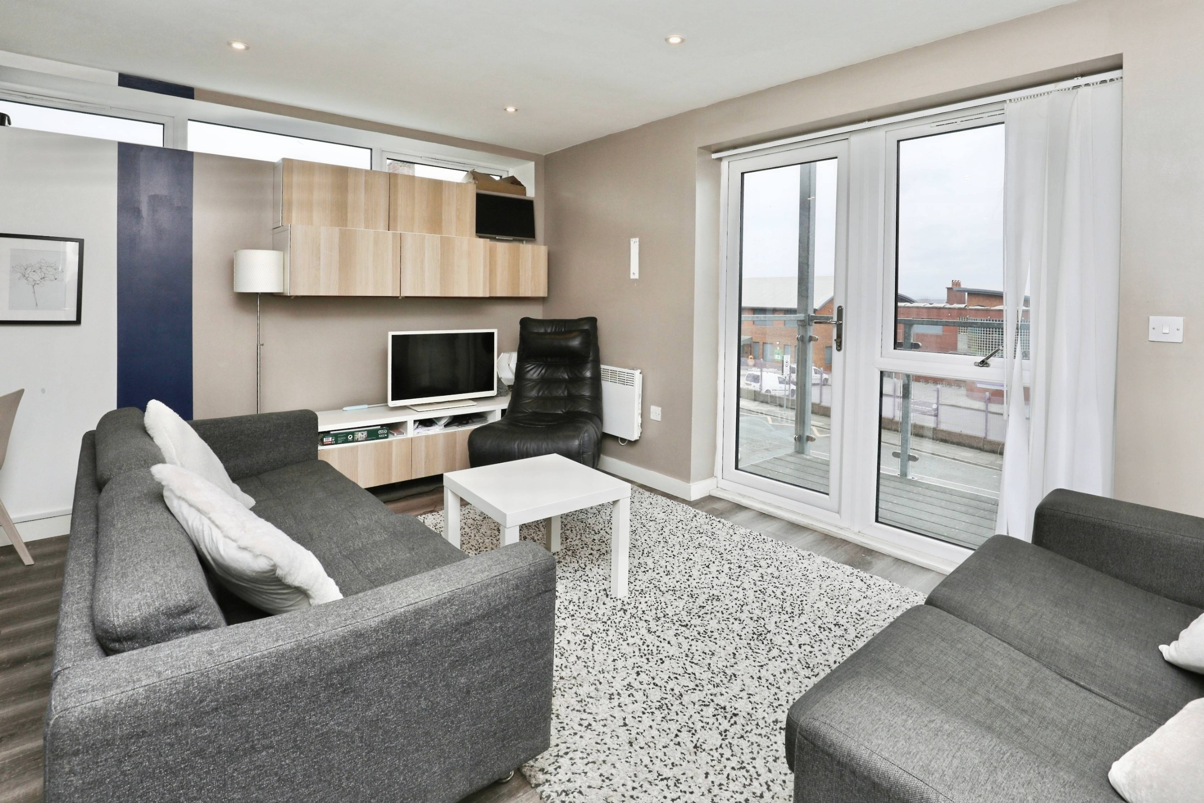 Lounge / Kitchen