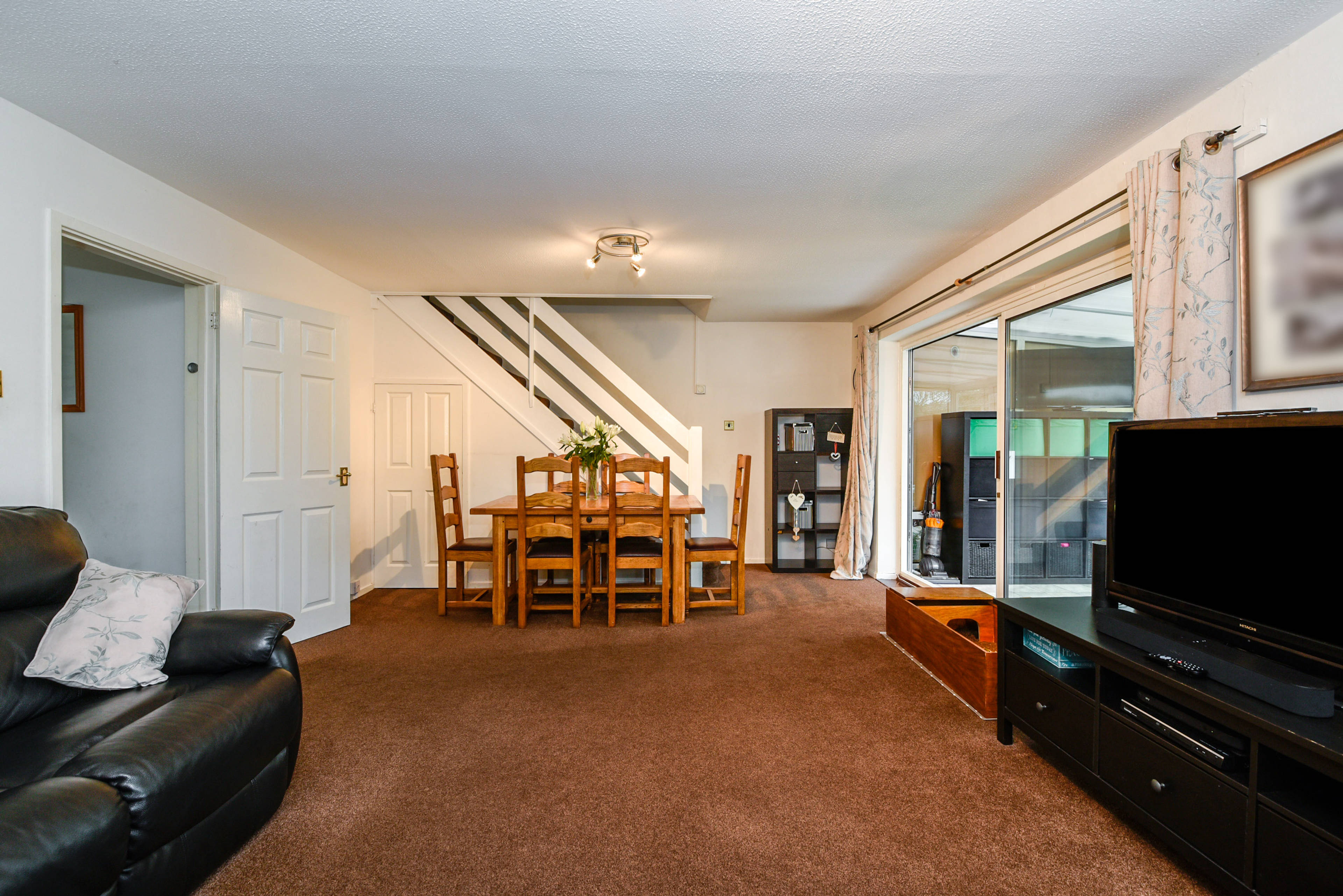 Lounge/Dining Room