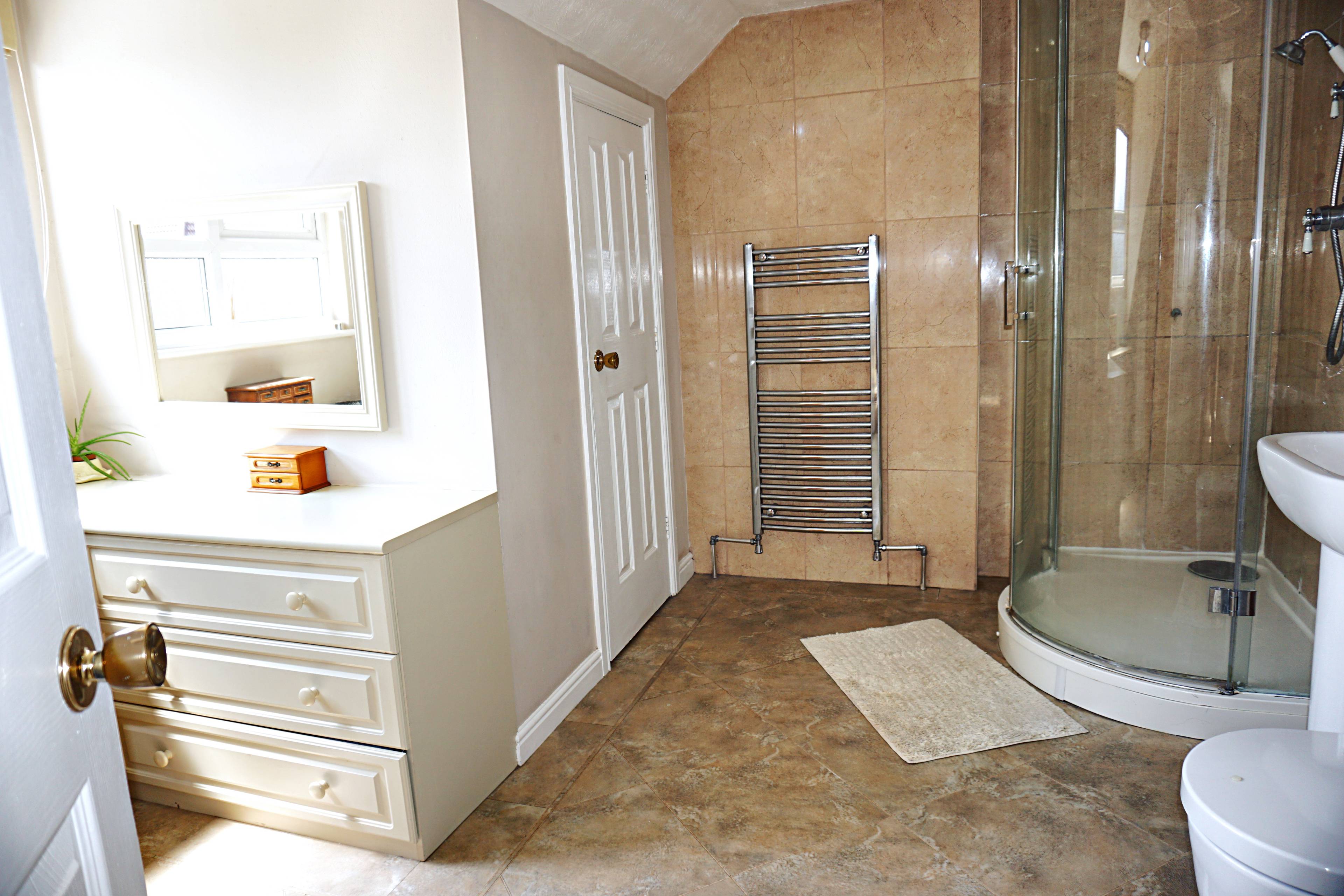 Master En-suite