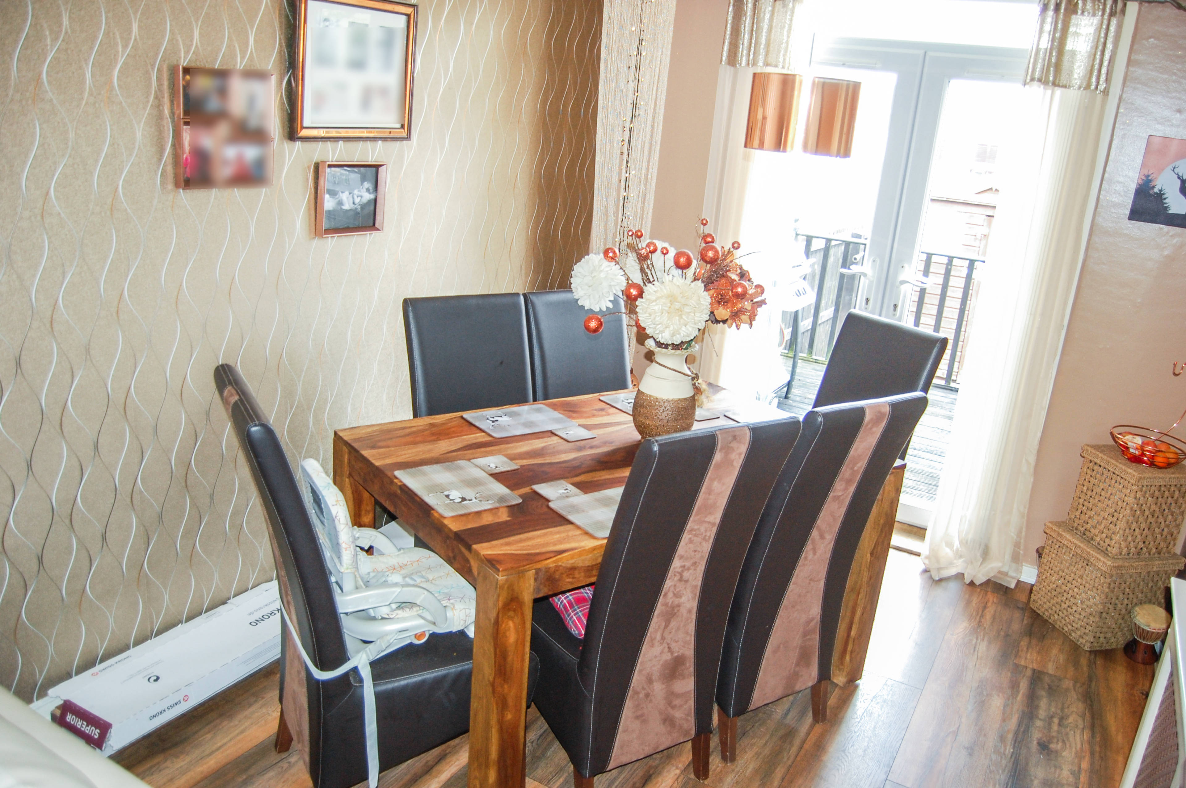 Lounge/Dining Room