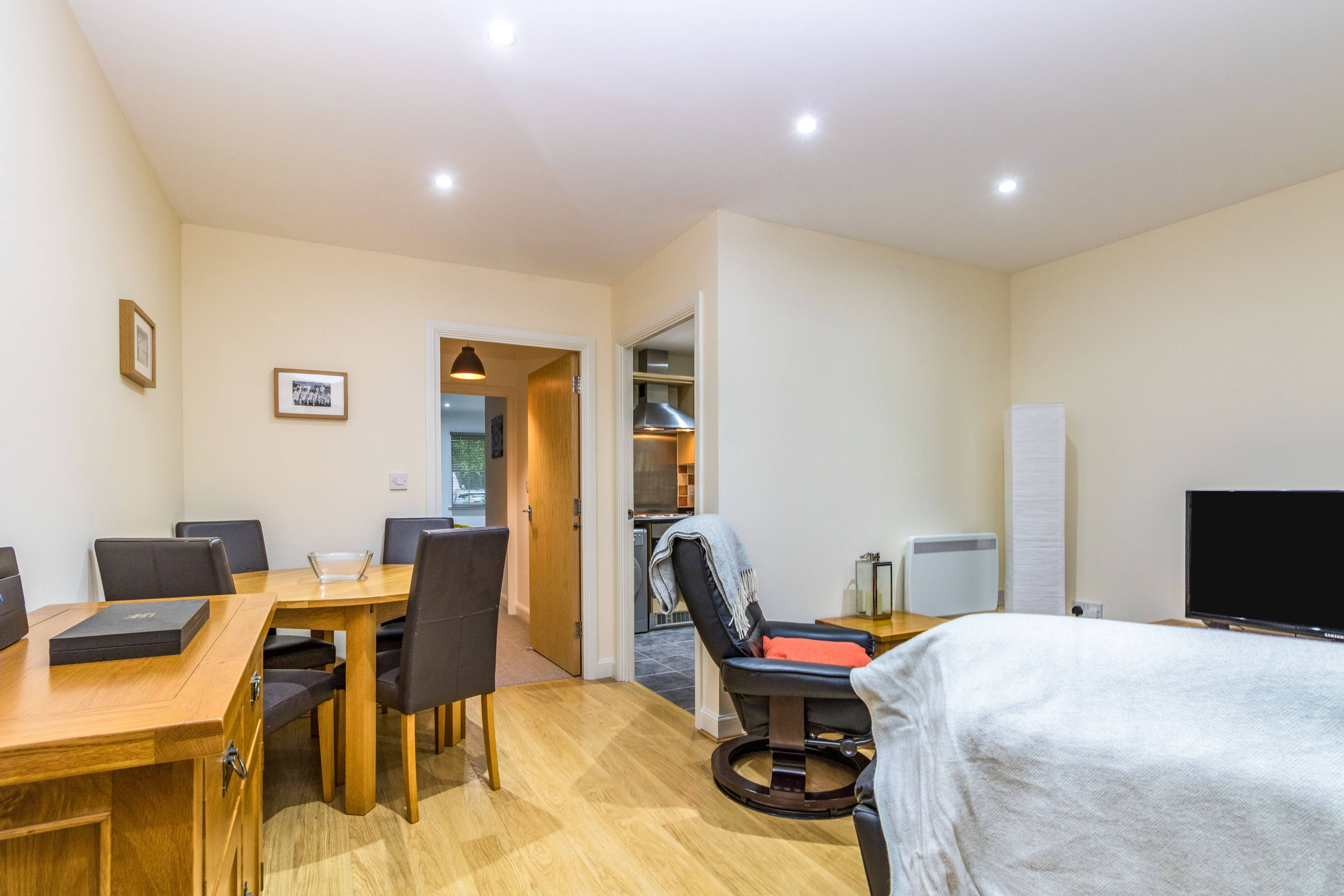 Lounge/Dining Room
