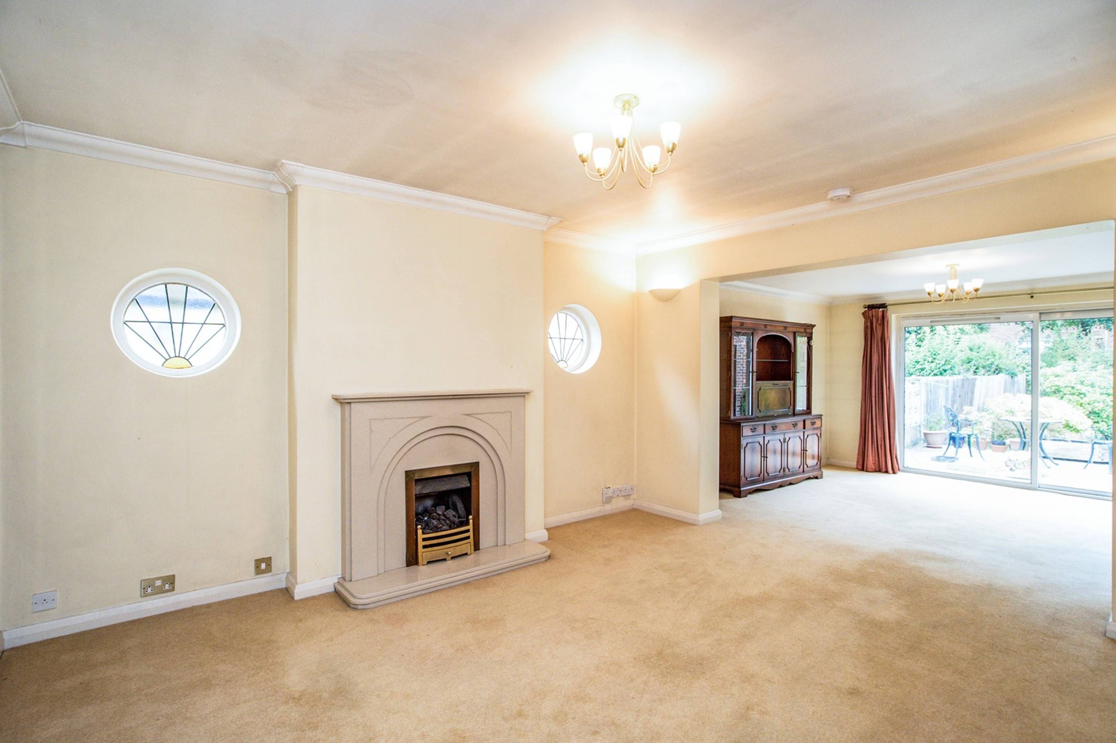 Lounge/Dining Room