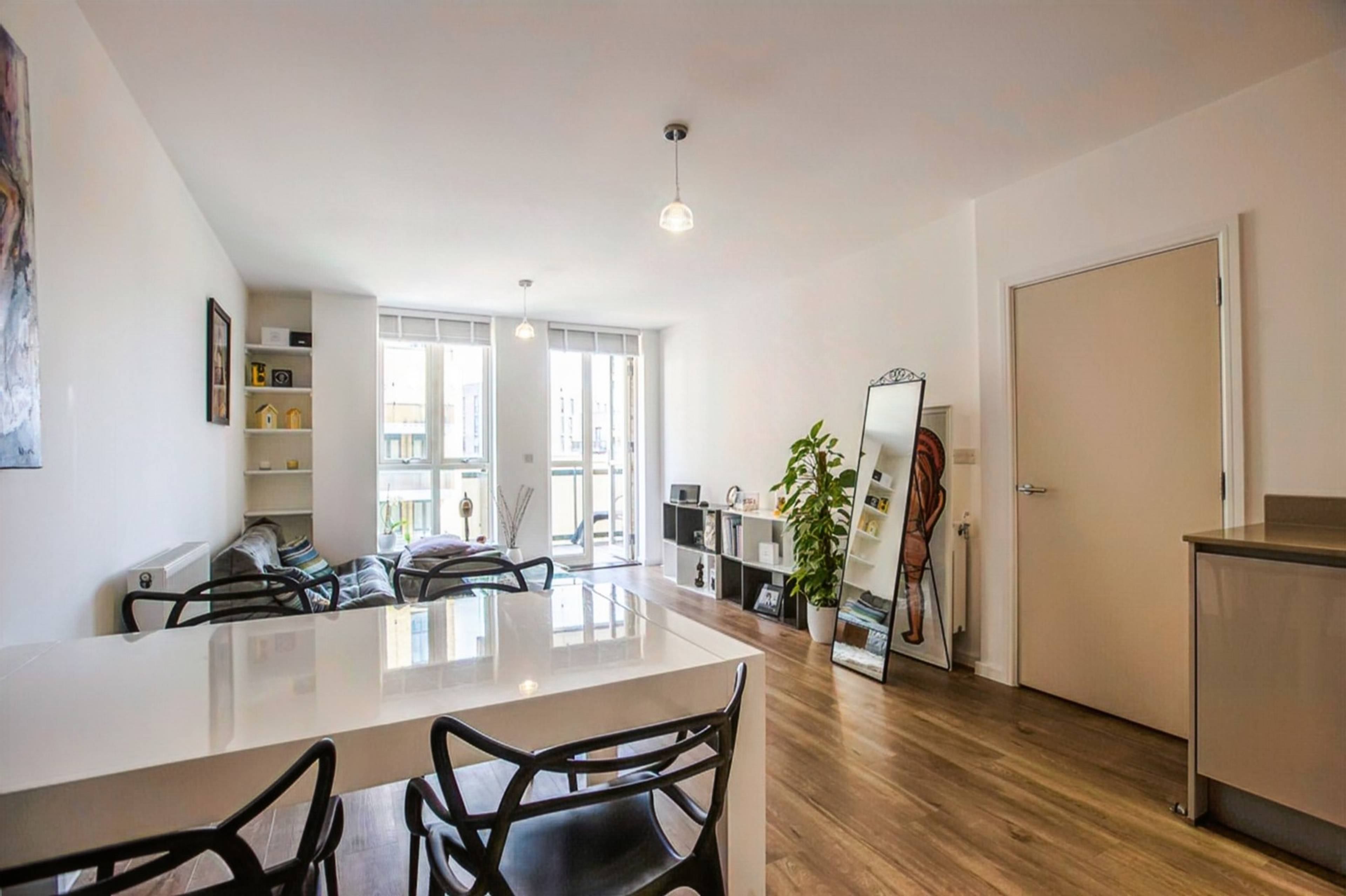 Lounge / Kitchen
