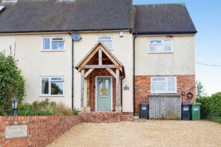 5 bedroom semi-detached house