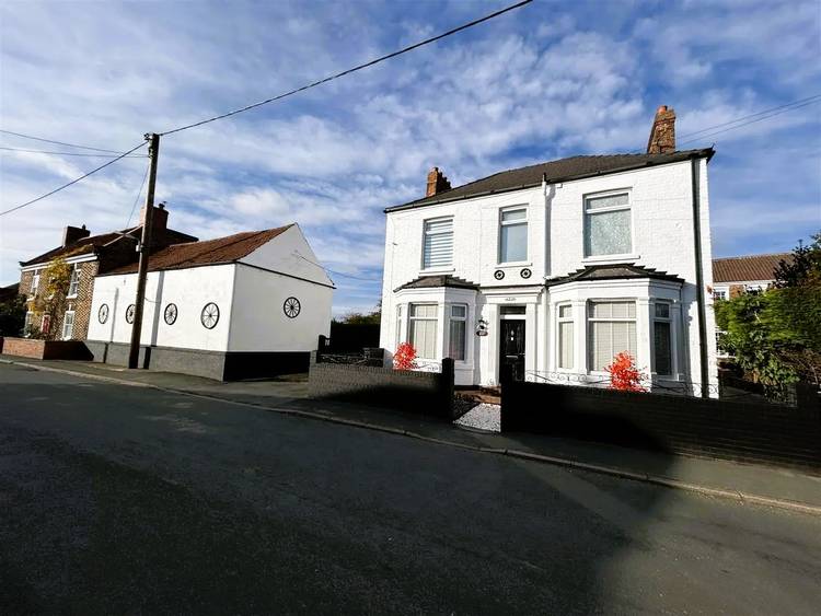 4 bedroom detached house