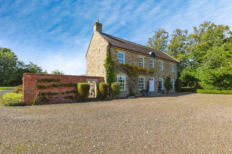 4 bedroom country house