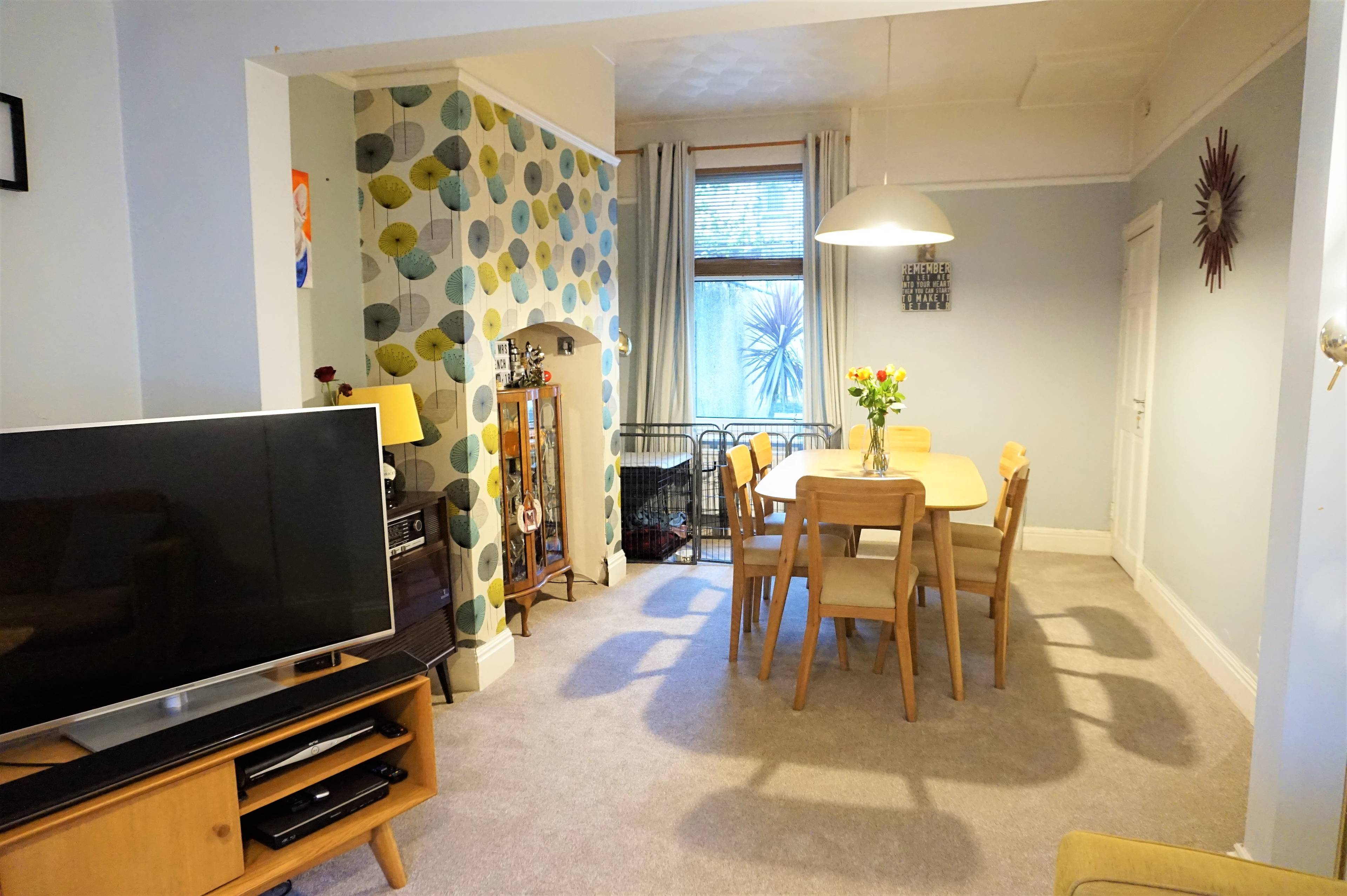 Lounge/Dining Room