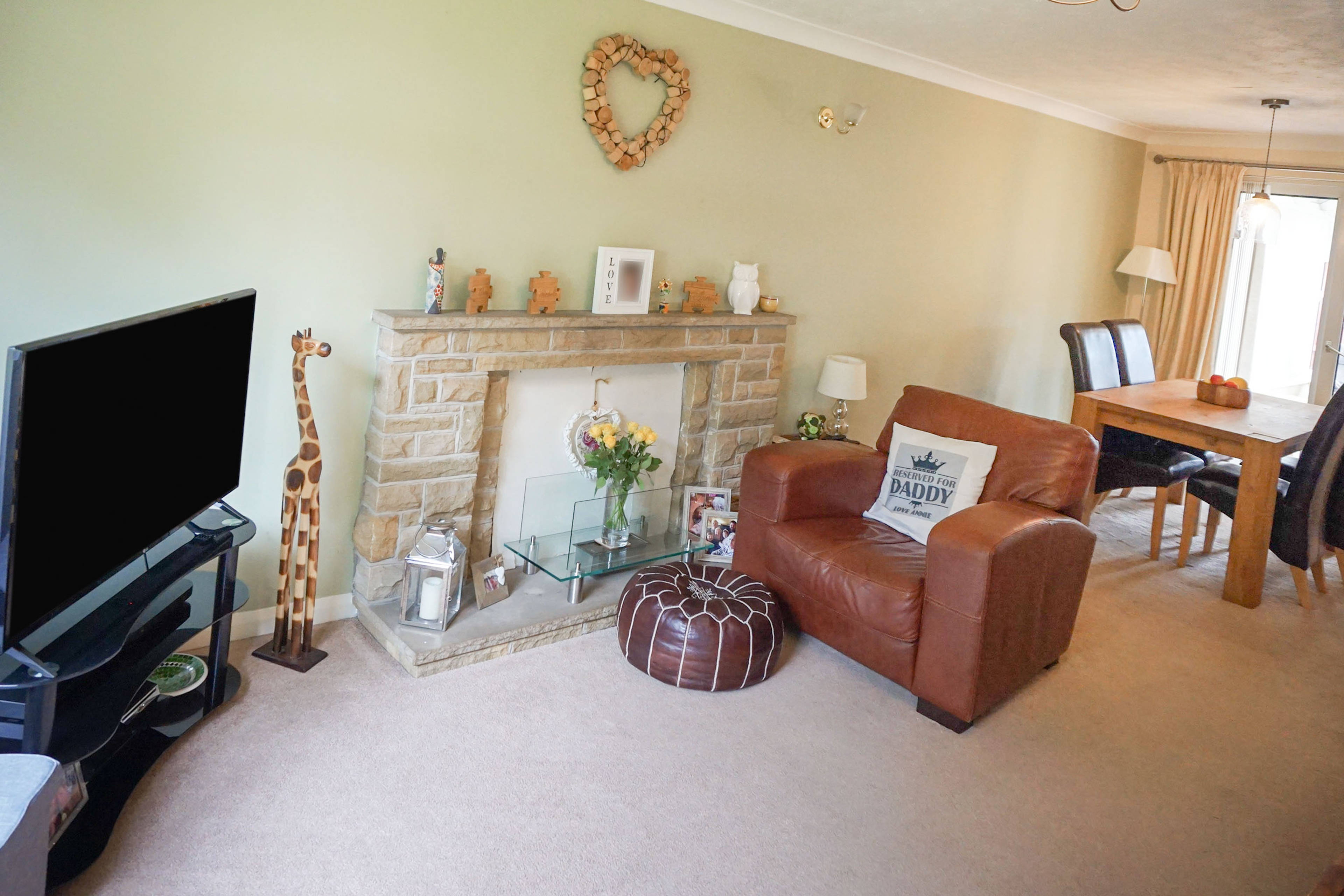 Lounge/Dining Room