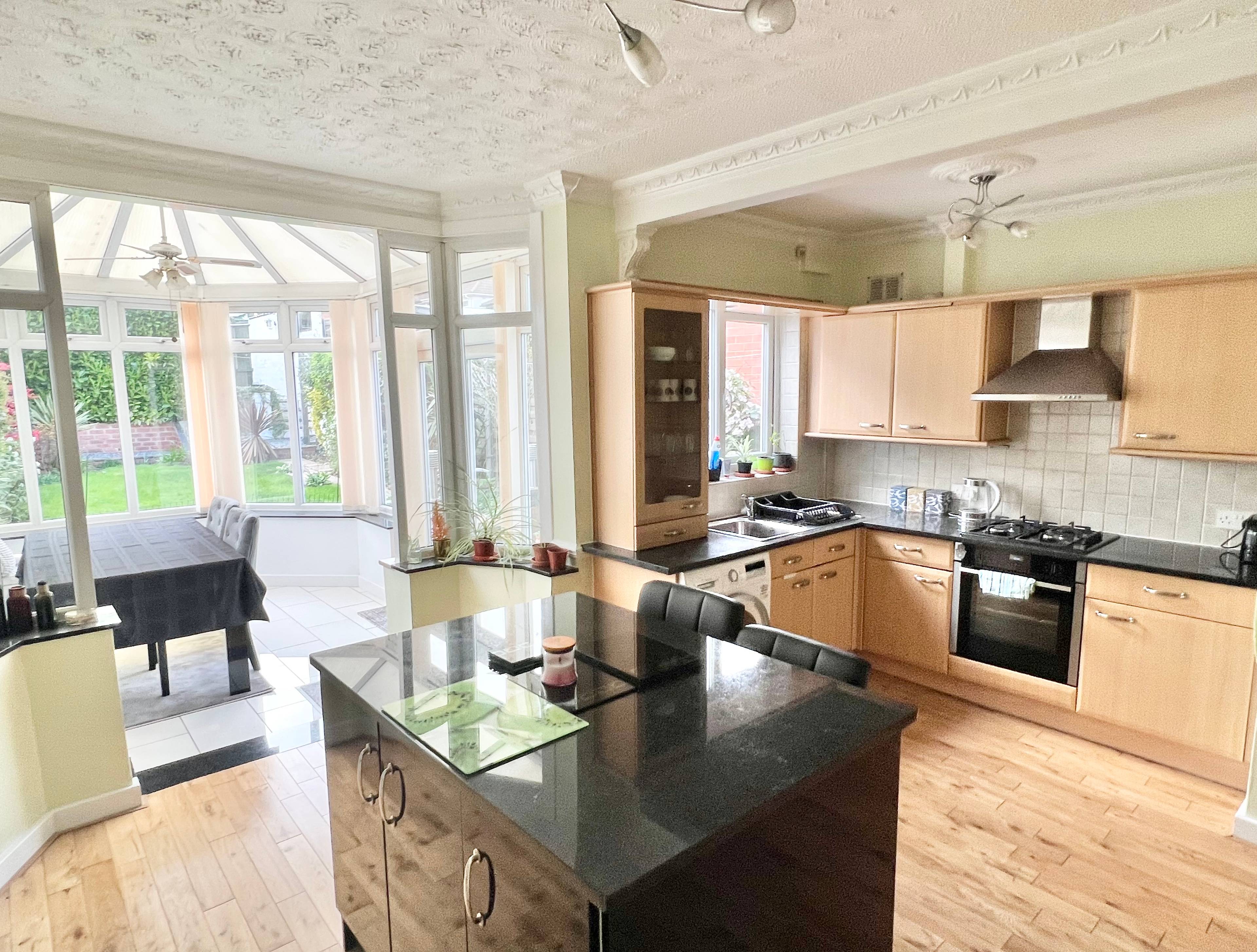 Kitchen/Breakfast