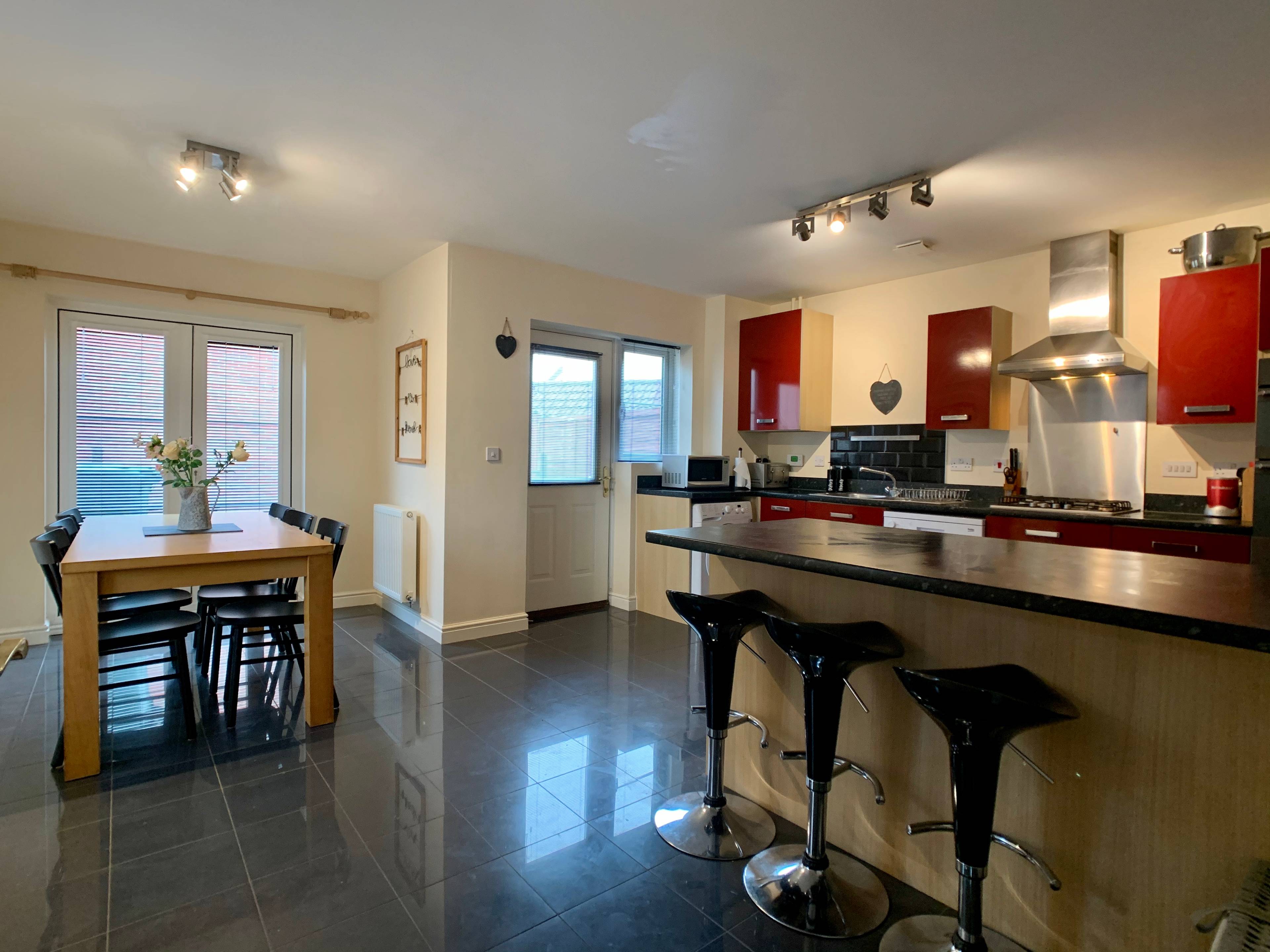 Kitchen/Dining Room