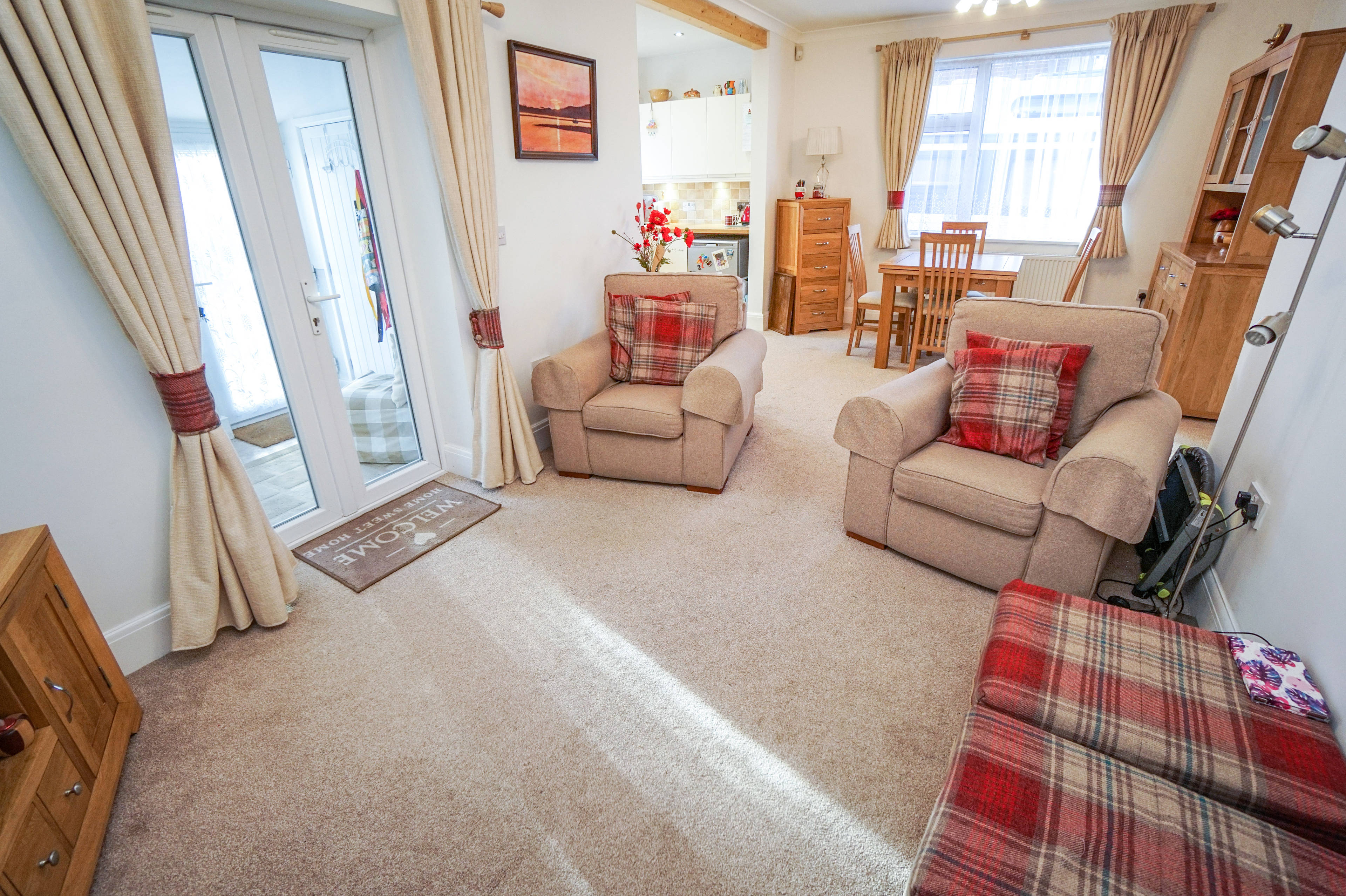 Lounge/Dining Room