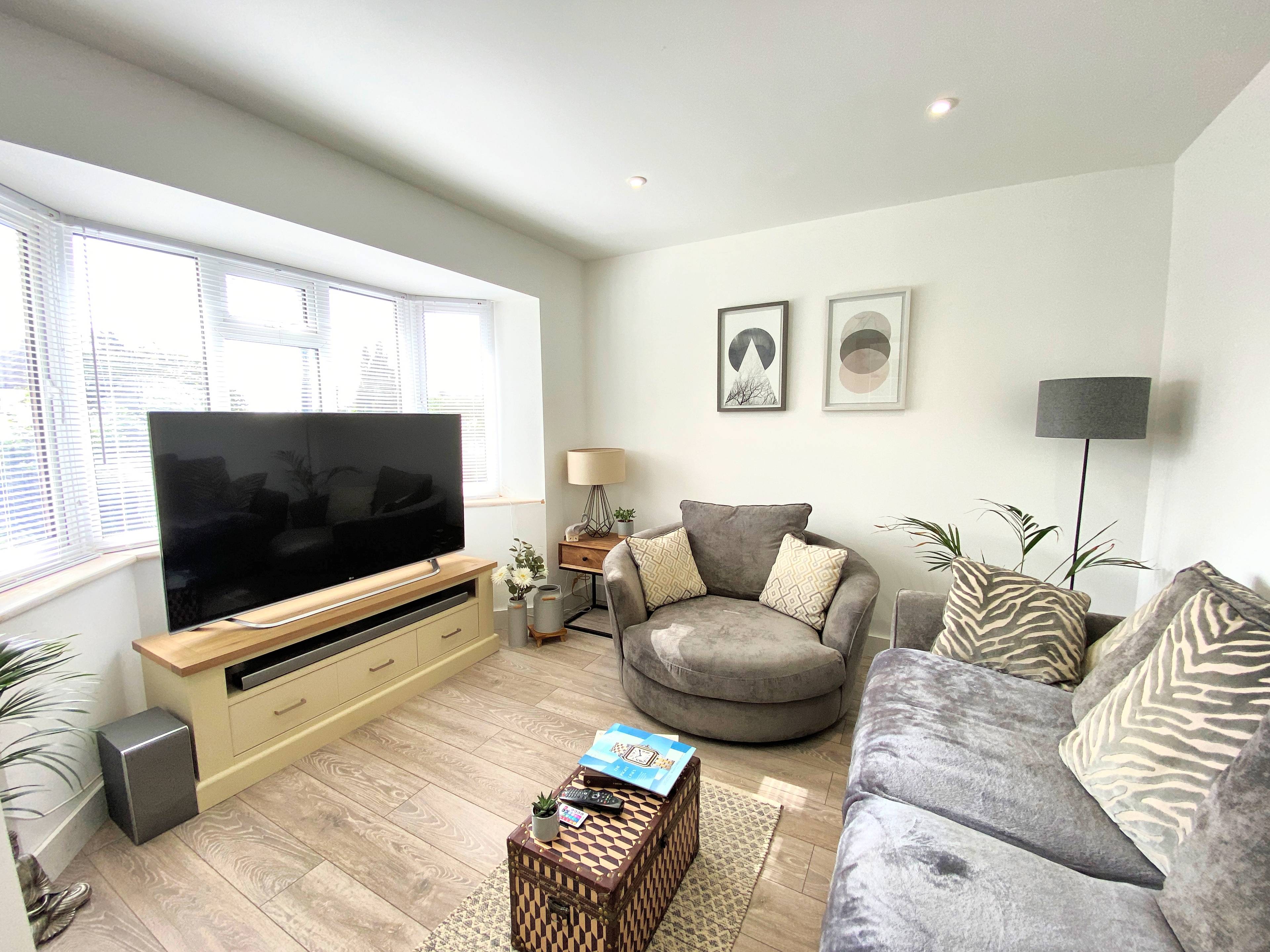 Living Room/Bedroom