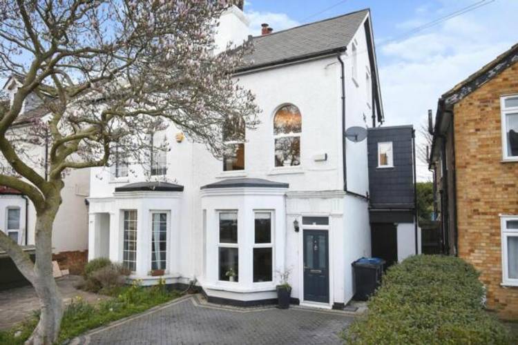 4 bedroom semi-detached house