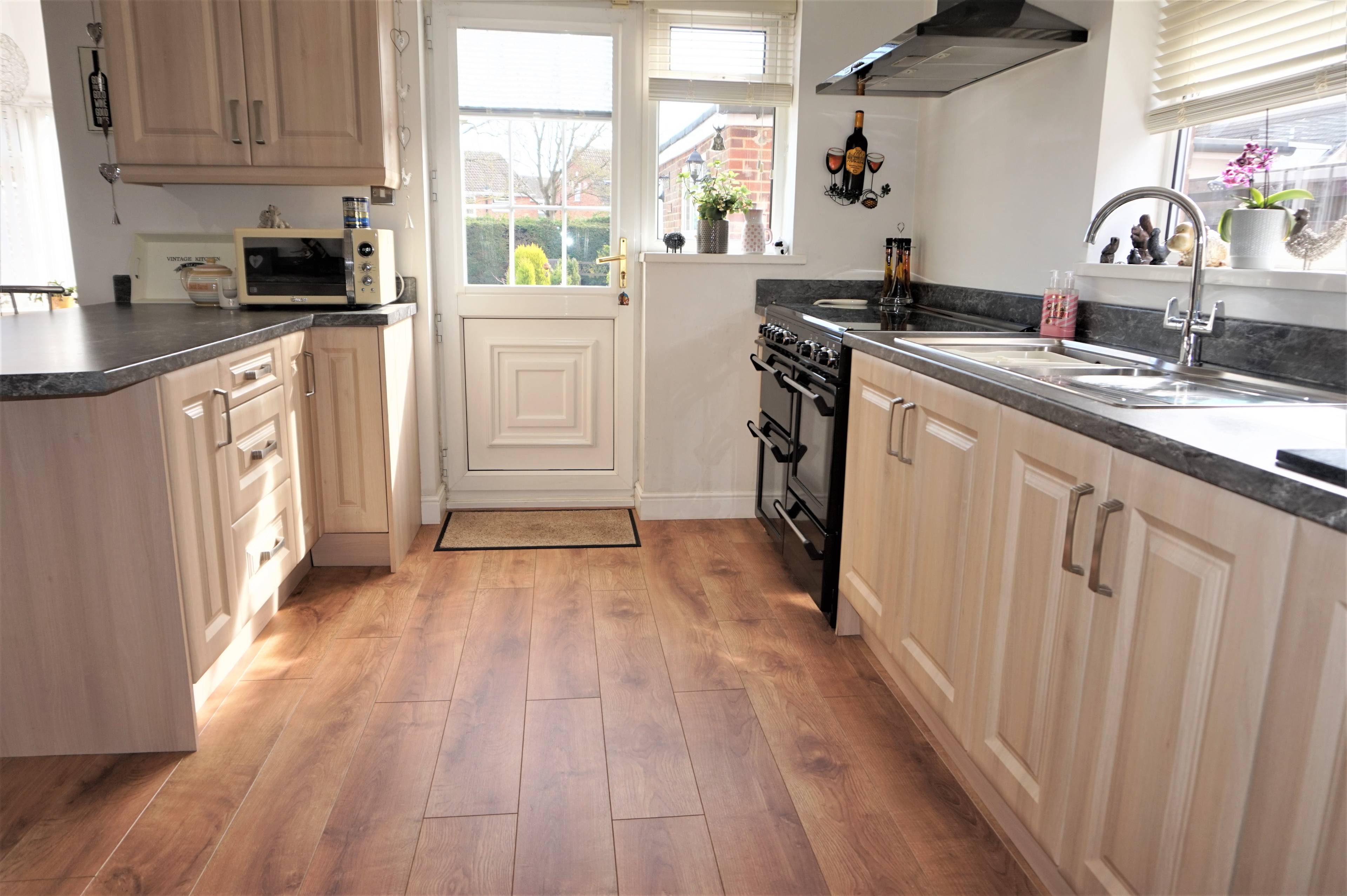 Kitchen/Breakfast