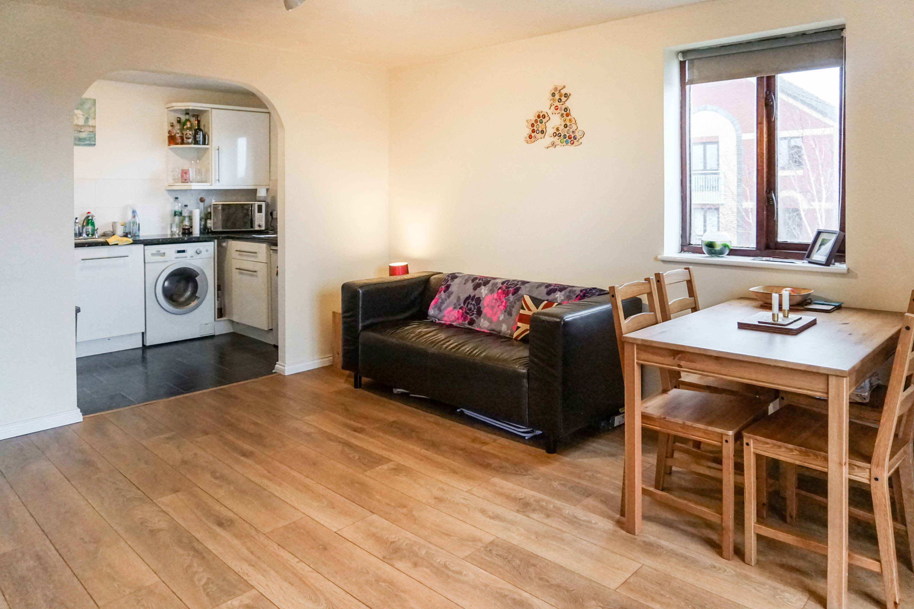 Lounge/Dining Room